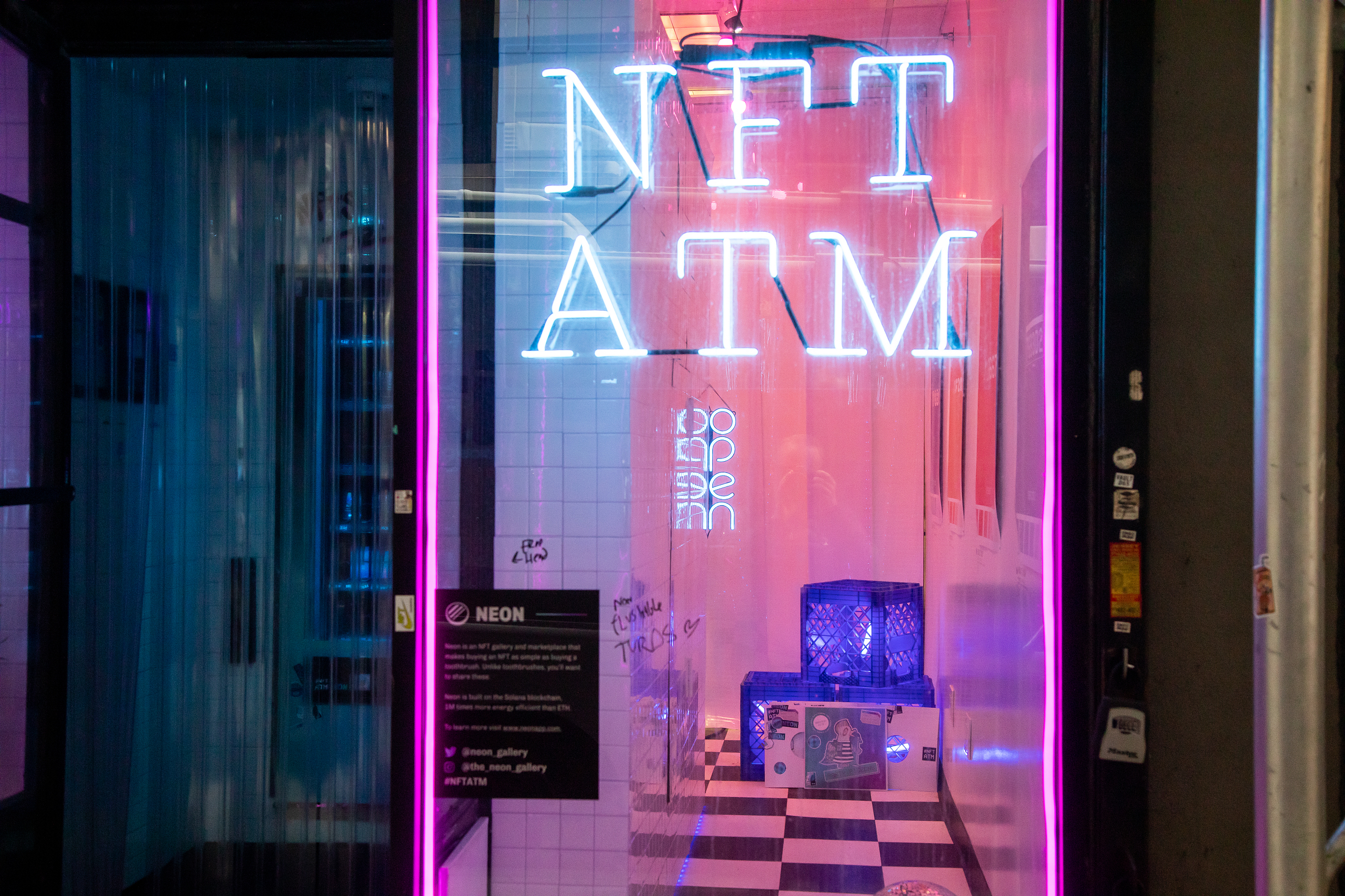 这个行业今年“凶猛”：产品开卖几十秒就售罄，大厂纷纷入局