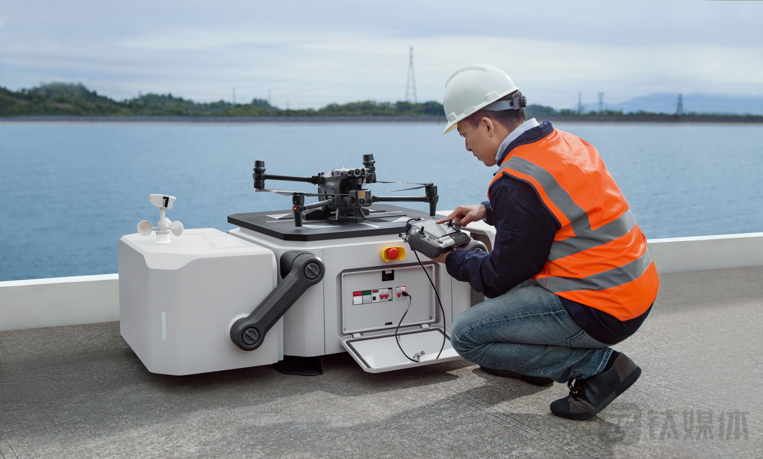 大疆发布了一座“机场”，经纬系列无人机同步更新 | 钛快讯