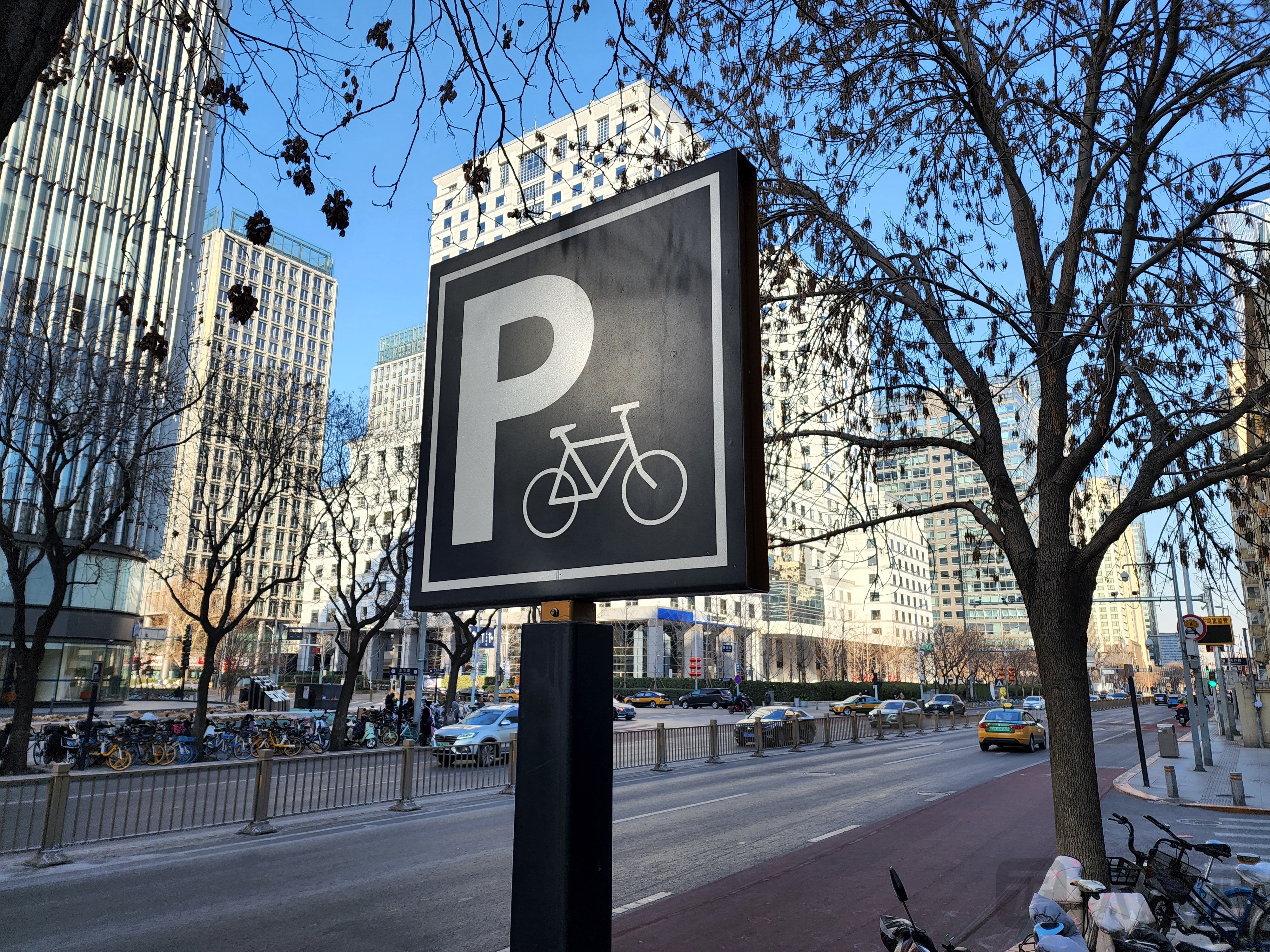 更多樣張 焦距：6.4mm 快門 1/400 光圈f/1.8 ISO12