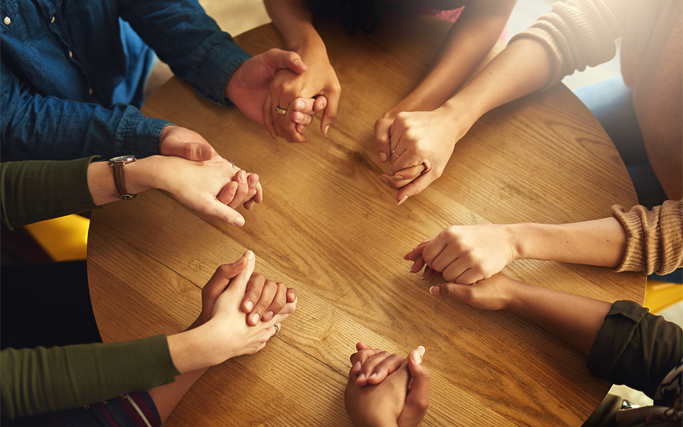 这届年轻人靠陪伴赚钱：有人陪逛、陪考月入过万，有人忙活一天还捐钱