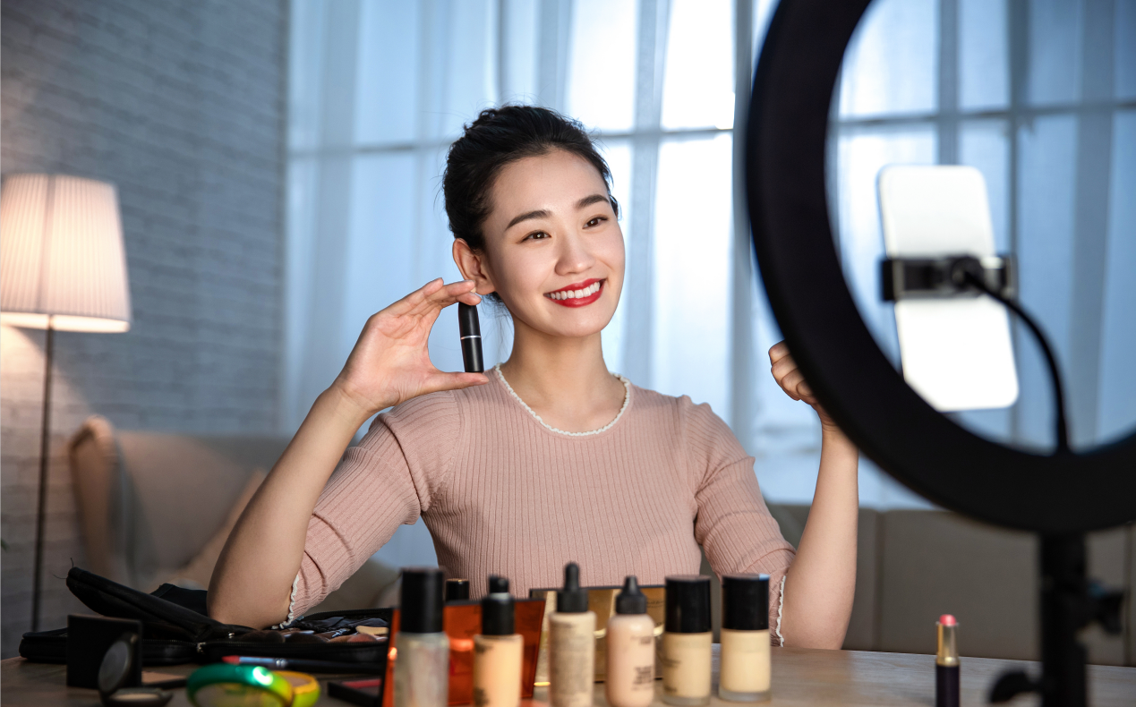 中国面孔正在占领TikTok带货直播间