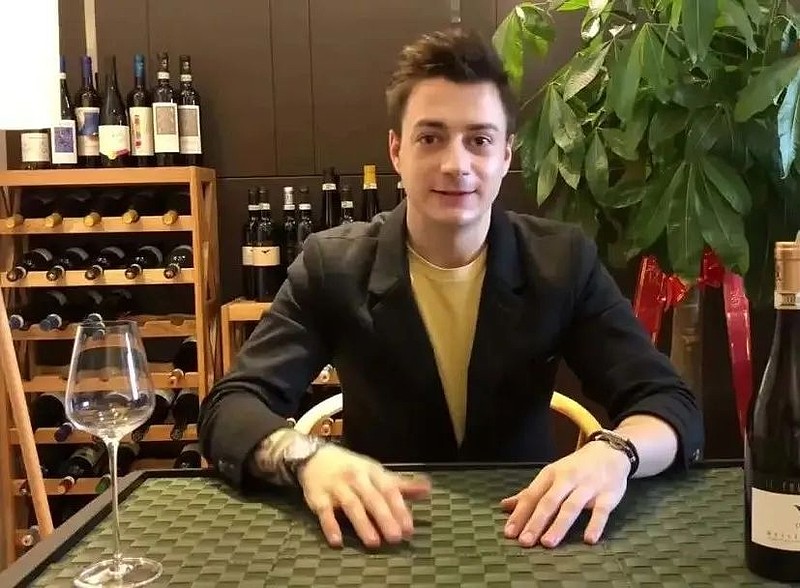 从伏拉夫到俄罗斯娜娜，抖音“老外”捞金录