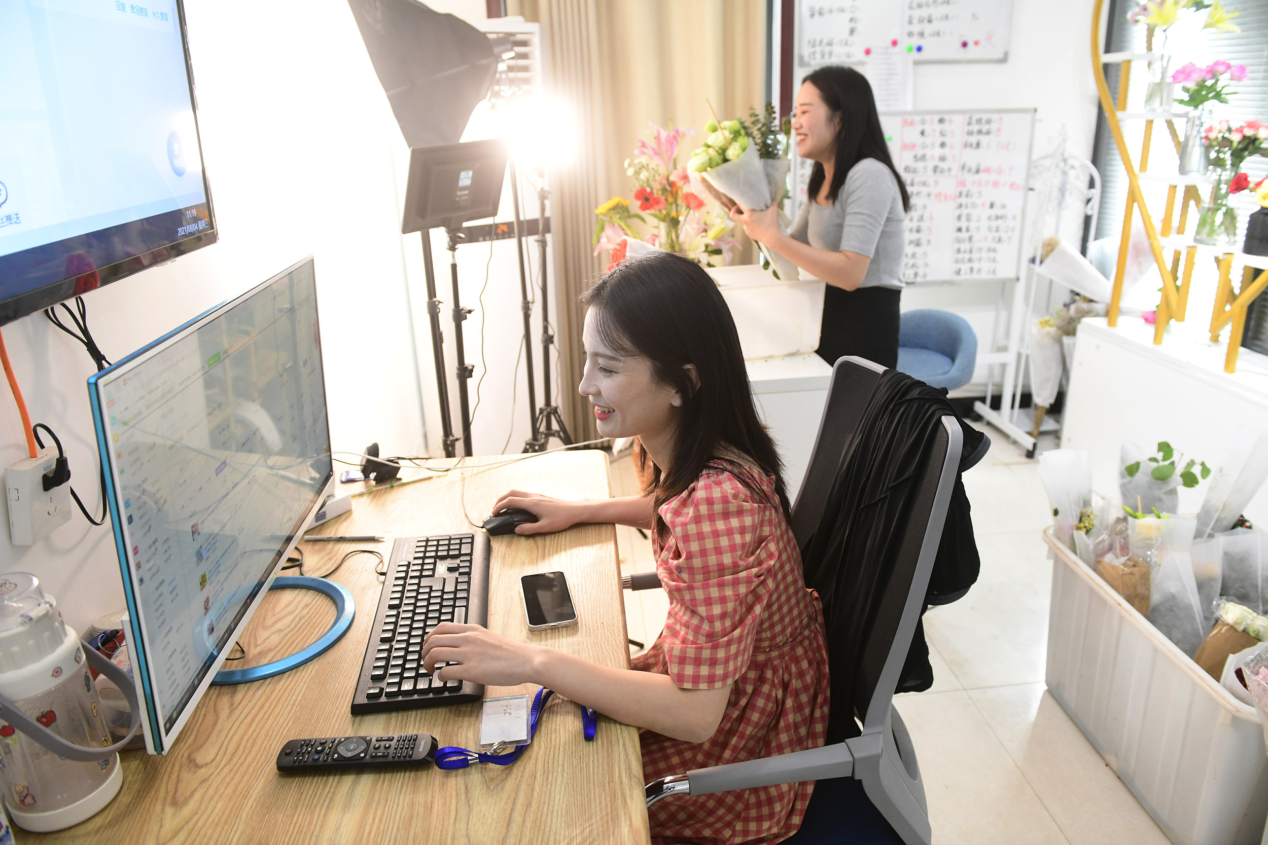 鲜花直播间，正在让年轻人上瘾