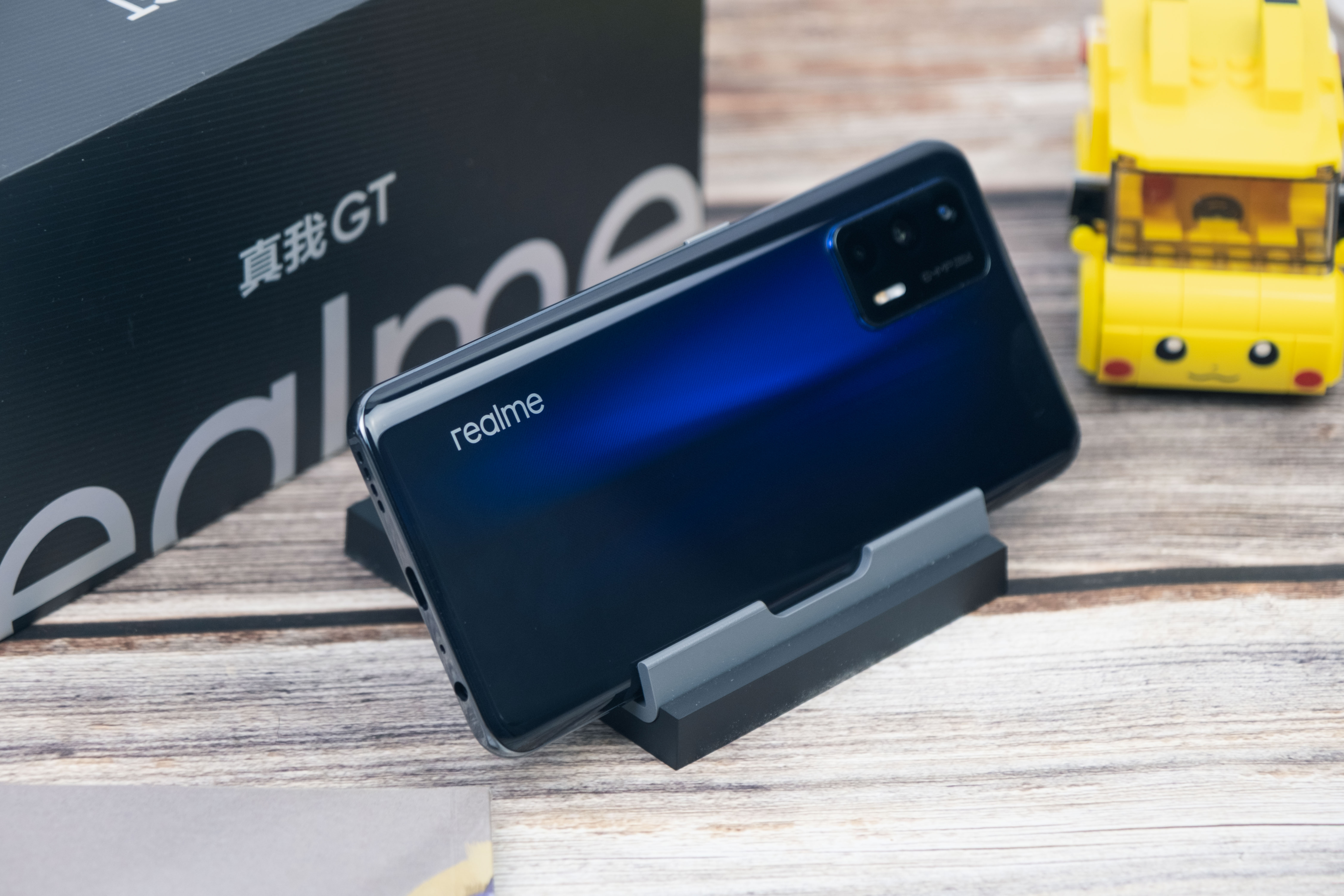 Chinese Smartphone Brand realme GT Series Sales Up by 550% in Europe