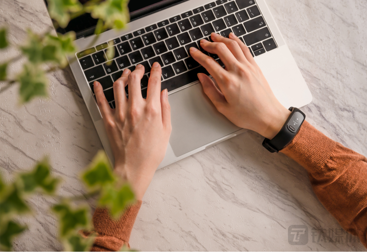 体积小巧，功能不少，佳明发布GarminSmart 5运动健康手环