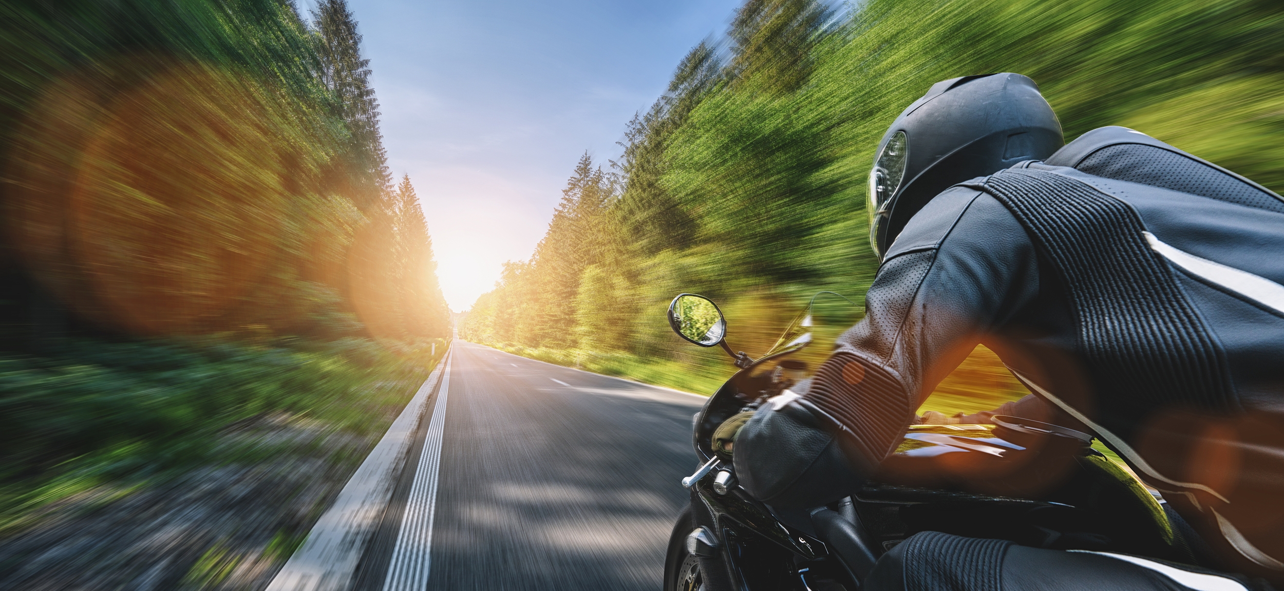 露营大火后，年轻人盯上摩托车