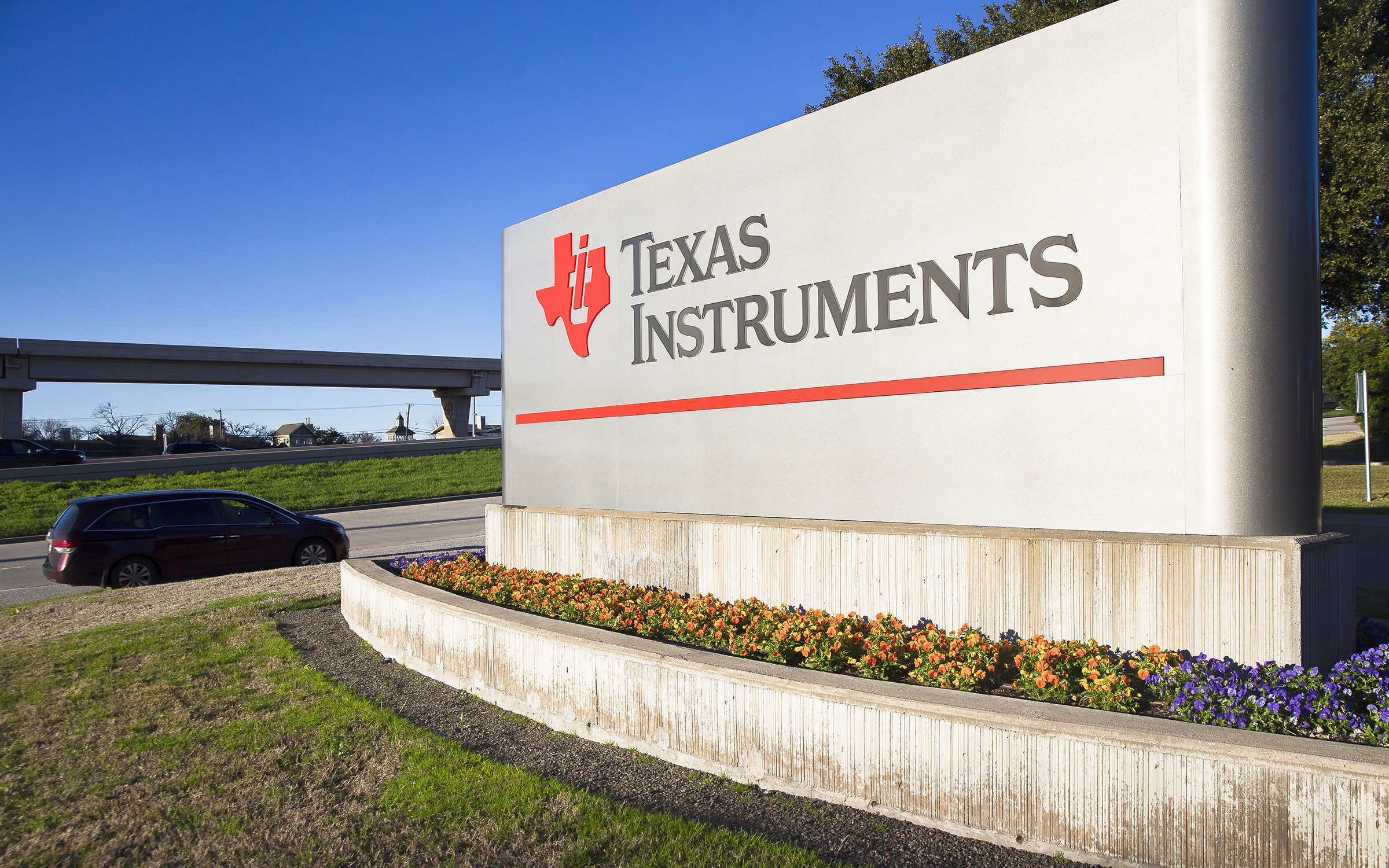 德州仪器调整上海MCU芯片团队，供应链正加紧迁入东南亚｜硅基世界