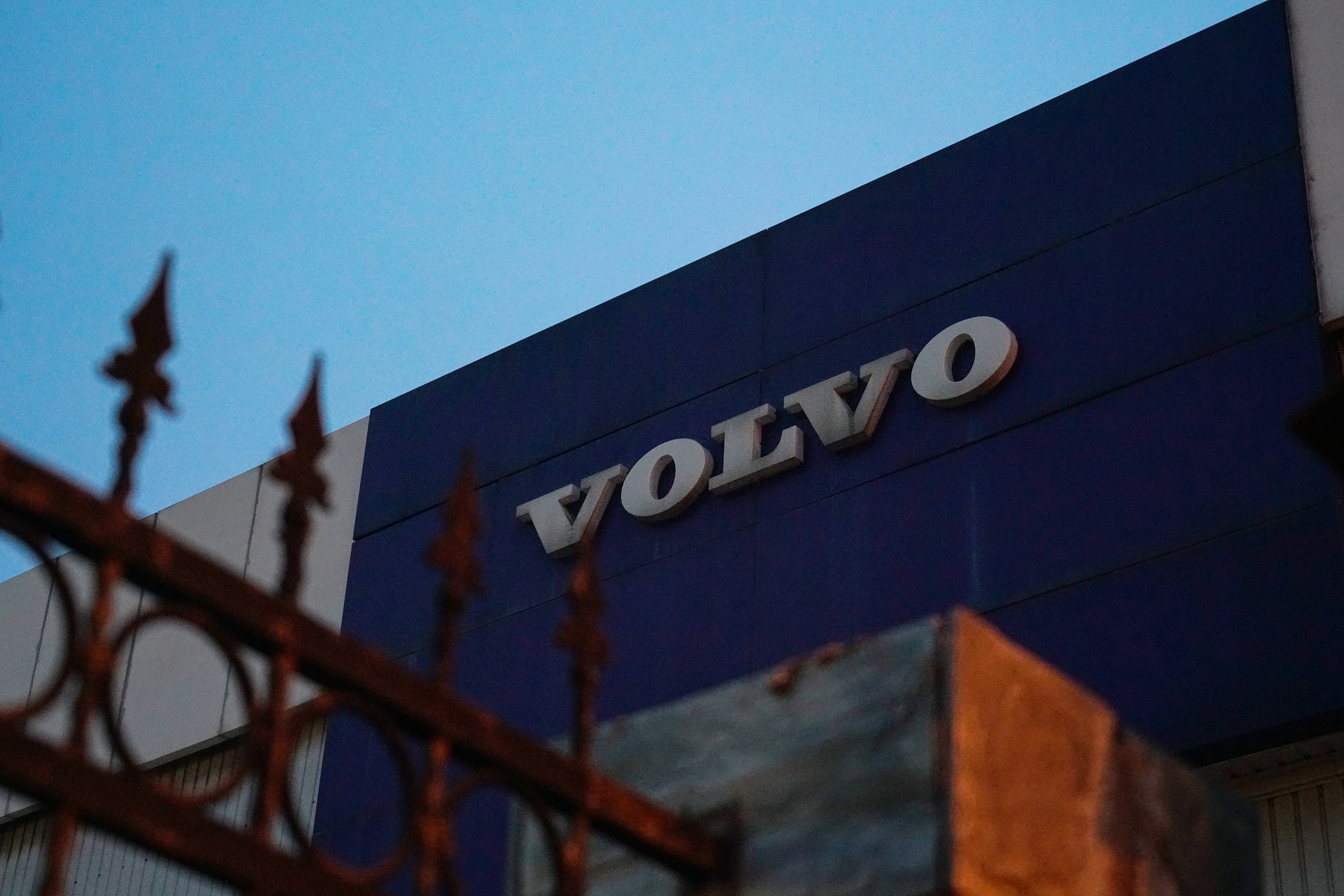 智能驾驶时代，沃尔沃“安全人设”恐旁落