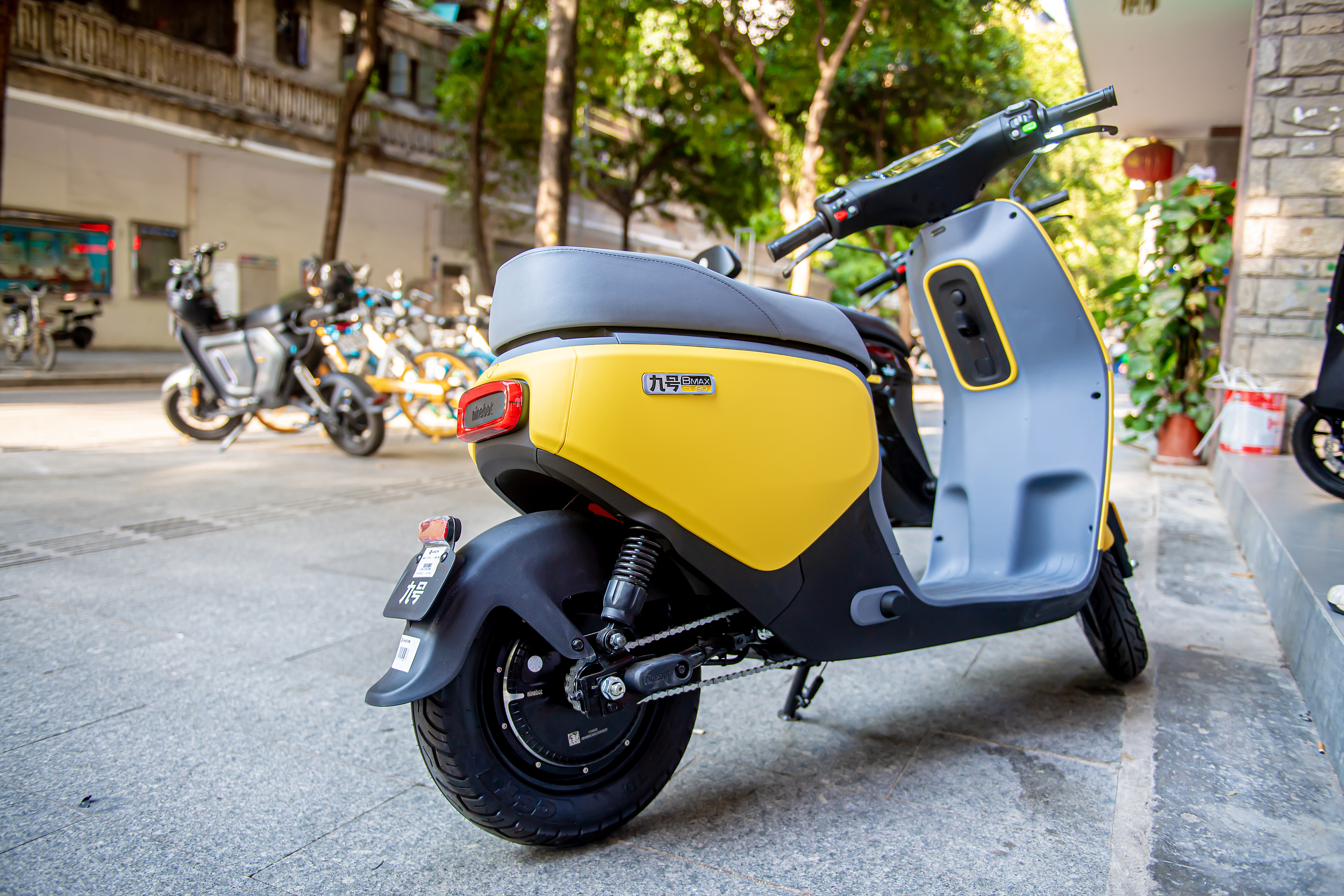 疏远小米，九号“失速”