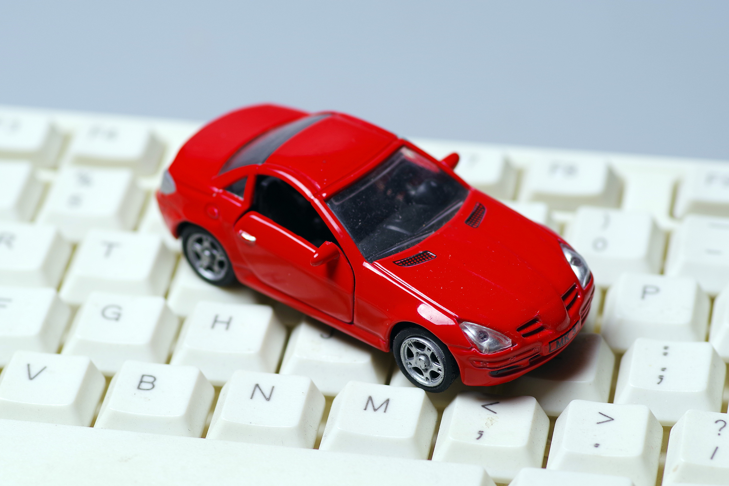 汽车产业一季报：中国车市变局加速演进 上汽、长安自主品牌均加速增长