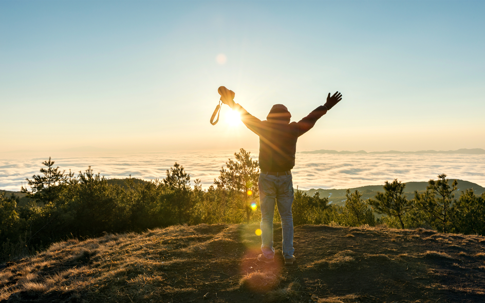 厌倦职场，年轻人逃向“低配版”财富自由