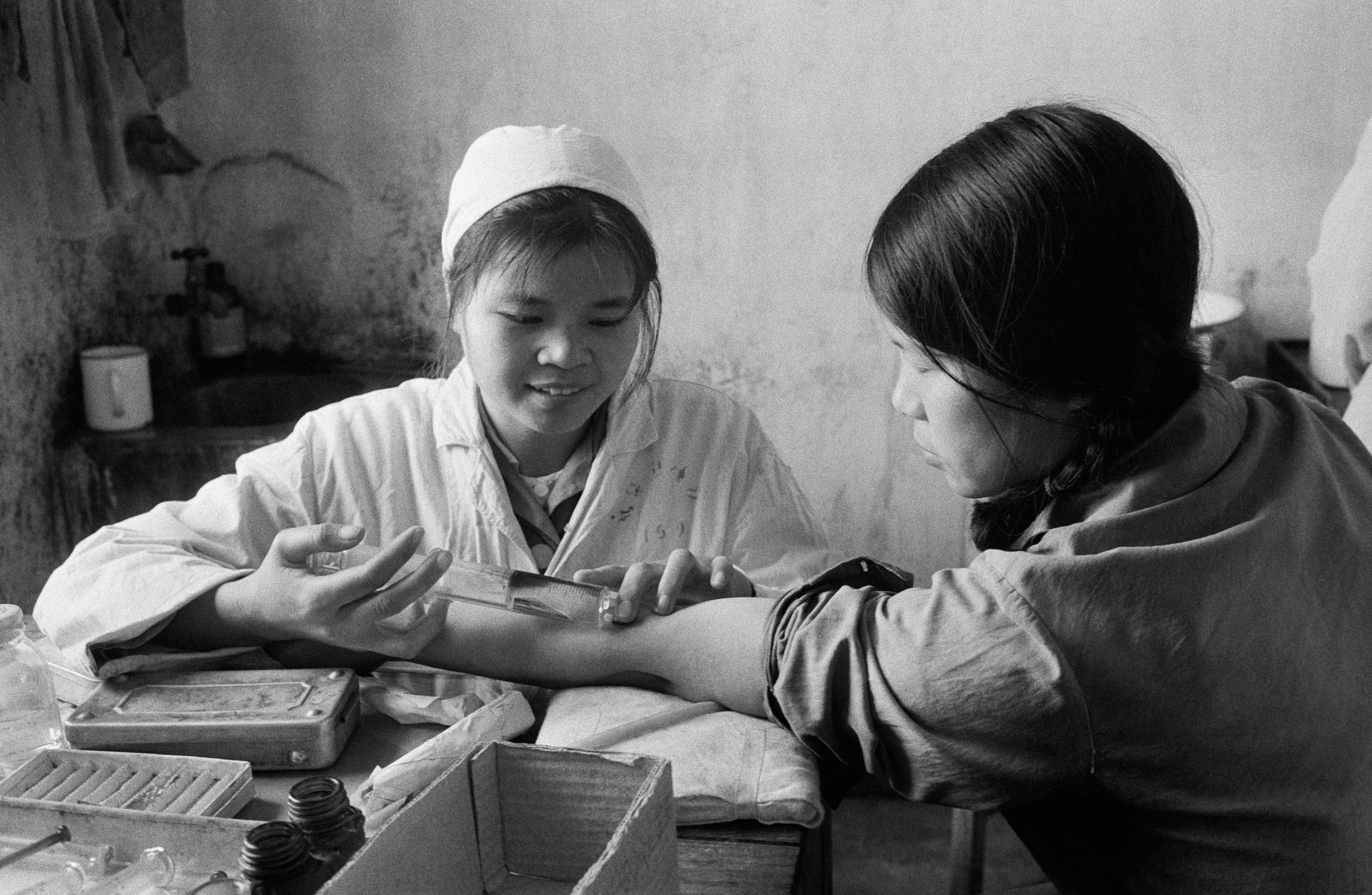 防护服下的真实人间