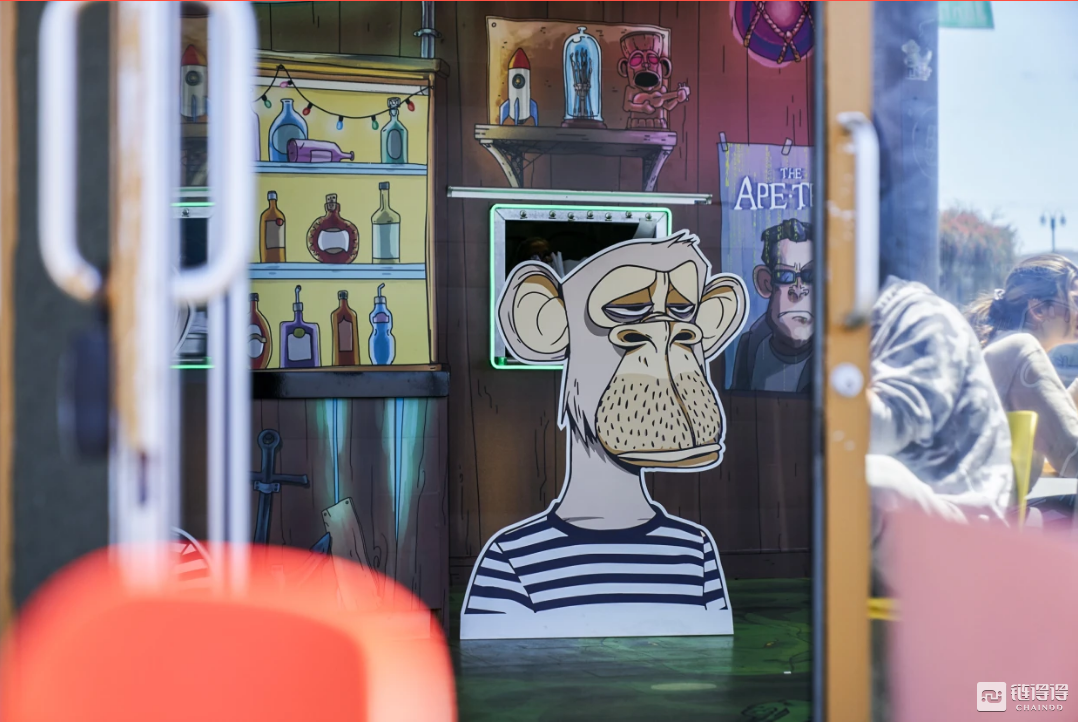 上图为一只展示在Bored & Hungry餐厅的&ldquo;猿猴&rdquo;。图片来源：Getty Images file