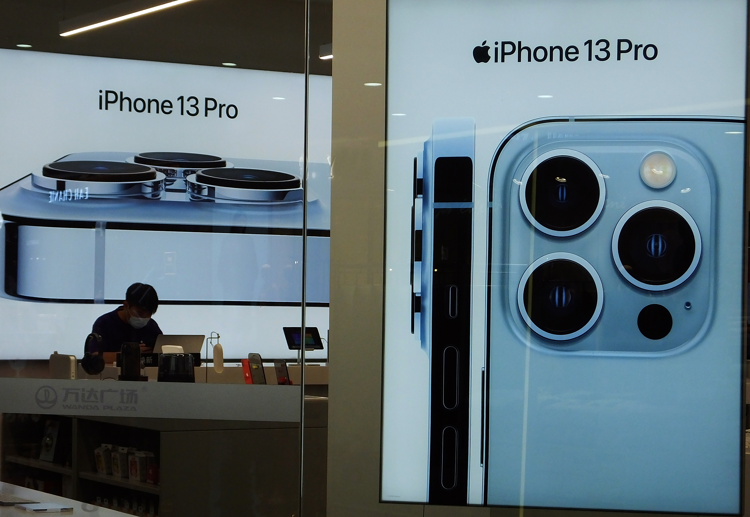 苹果手机下探至四千多元，空前低价能否横扫友商