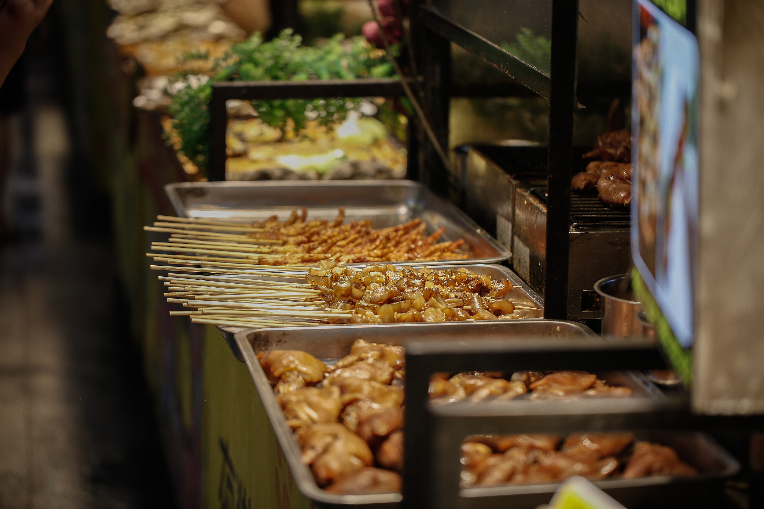 北京消失堂食32天：我在商场里摆摊儿卖兔头