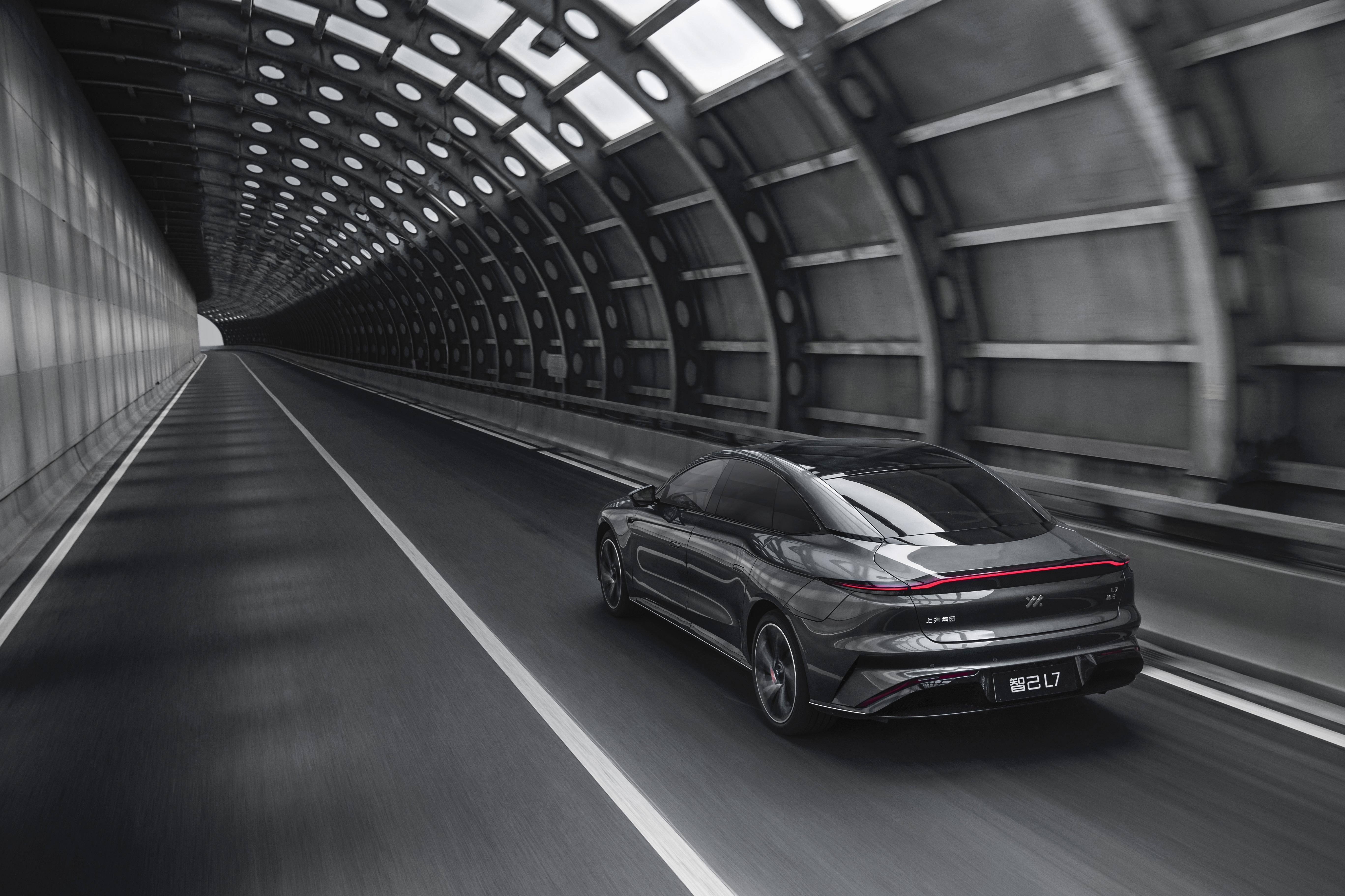 智己CEO的黑红营销学