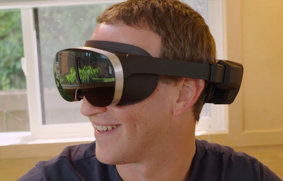 小扎秀了四台不卖的VR头显，我才明白真的元宇宙离我们还太远