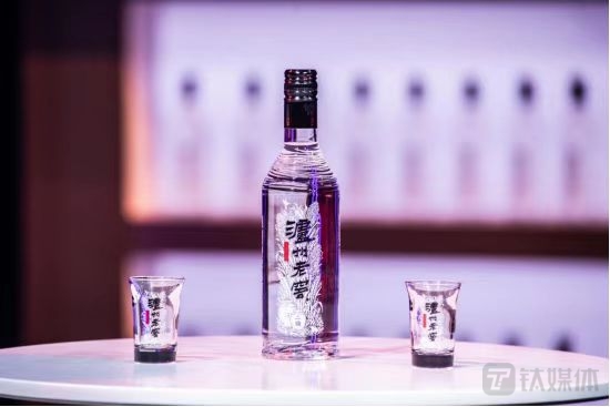 光瓶酒时代“新股”来了，泸州老窖黑盖如何撬动消费市场？