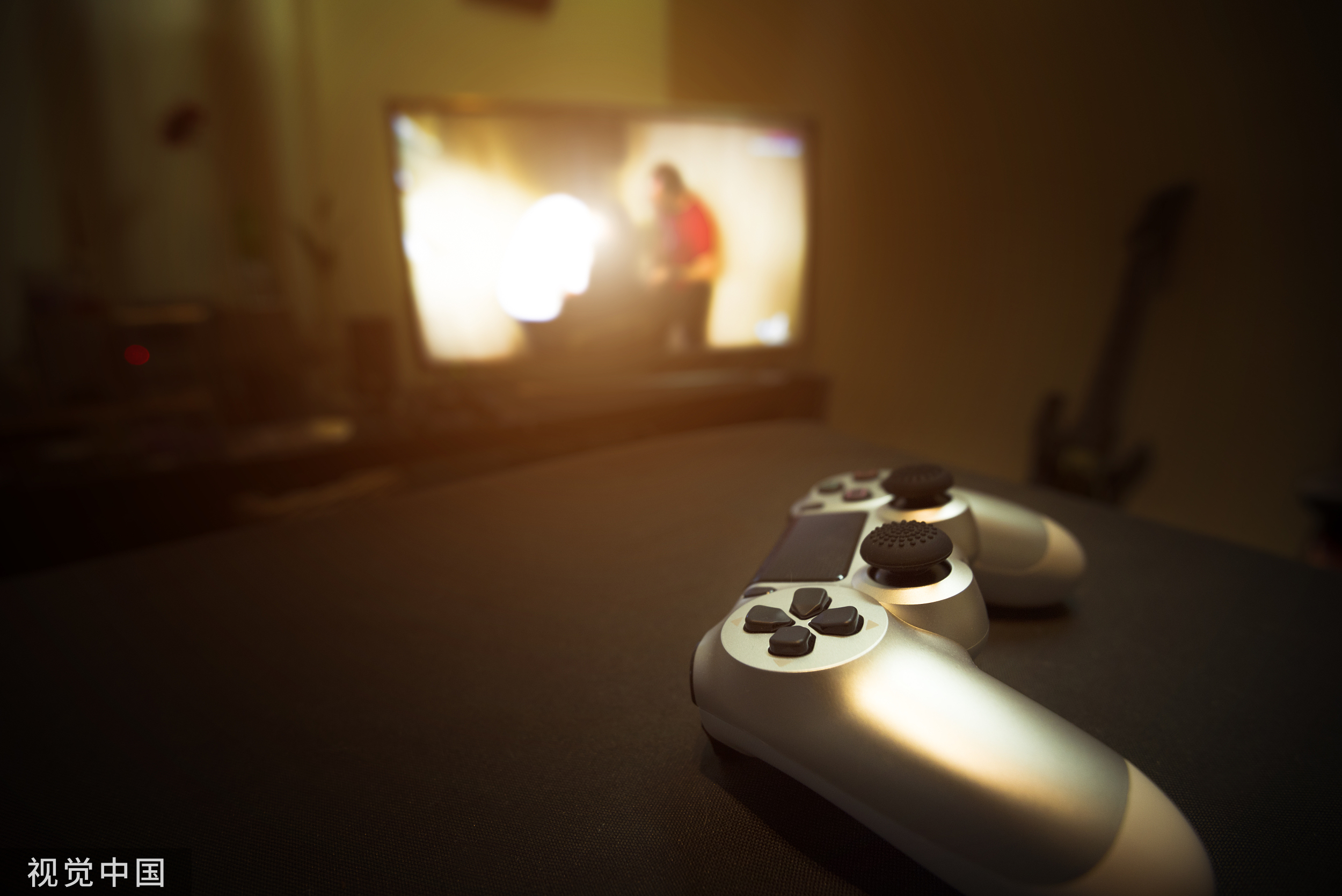 Switch零件供应商致尚科技：靠大客户脸色吃饭，盈利质量不断下滑|IPO速递