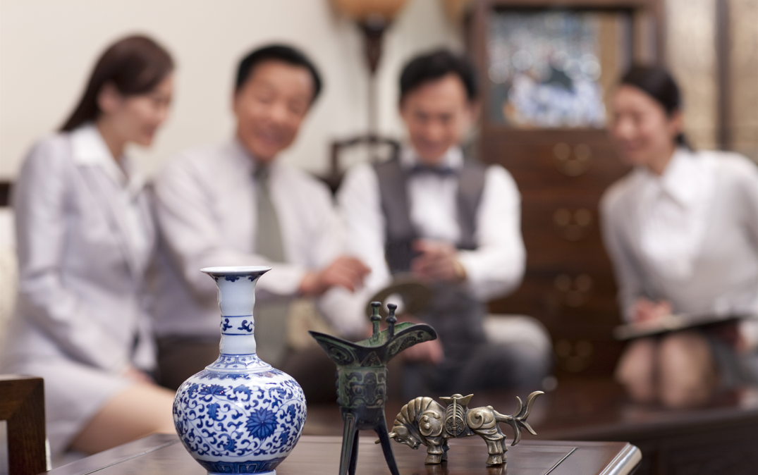 天天鉴宝暴雷背后：创始人失联，4000万欠款谁来还？