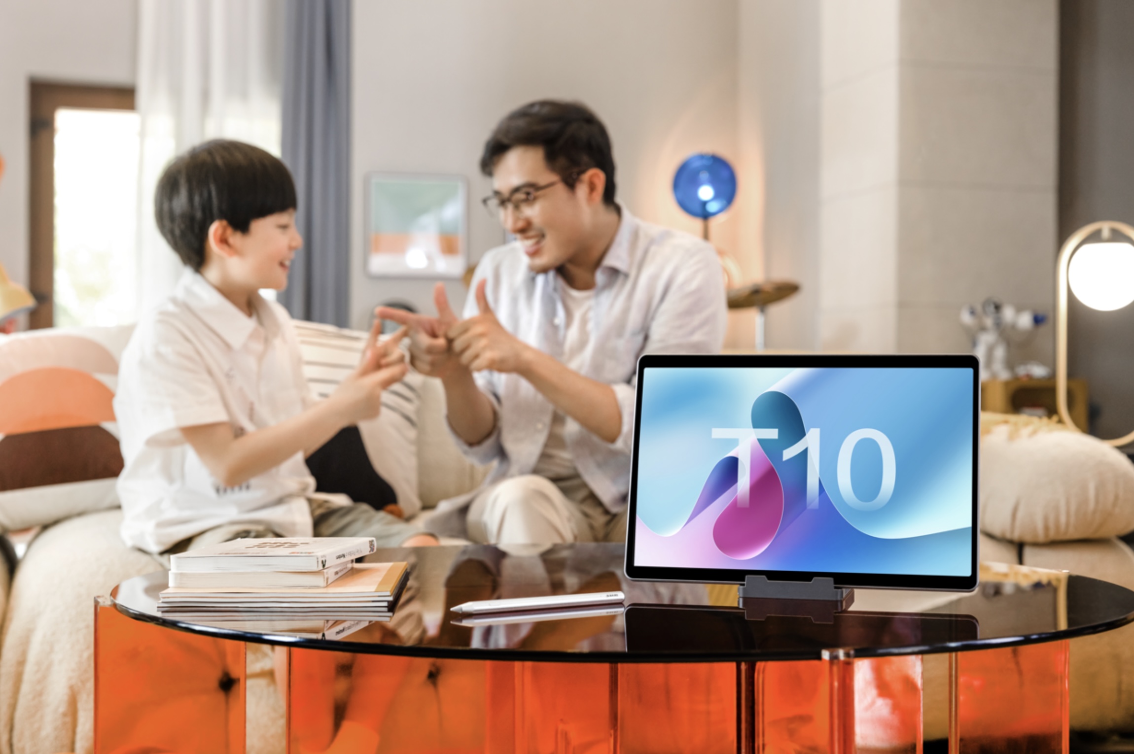 AI结合教育，科大讯飞发布X3 Pro、Q20学习机 | 科技前线