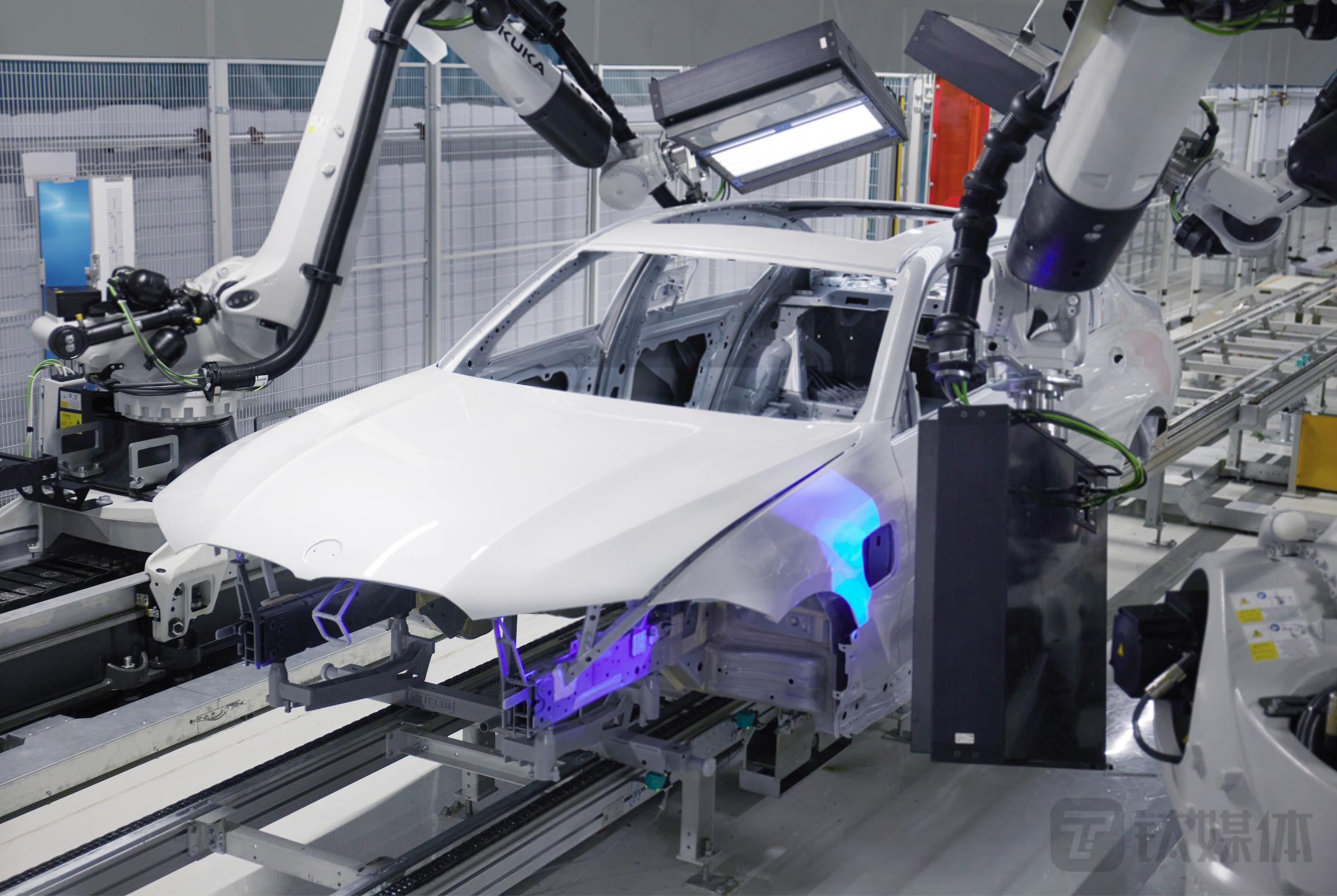 利用AI技术自动化外表质量检查（图片来源：华晨宝马）