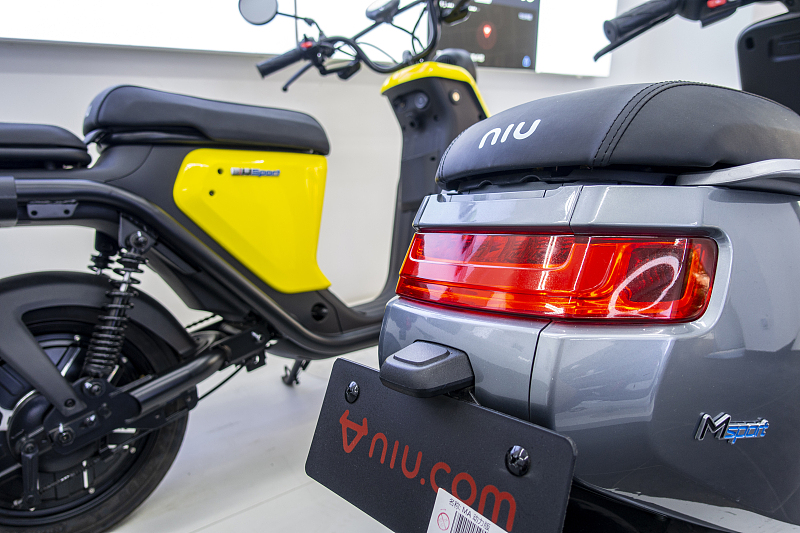 市值“膝盖斩”，小牛电动高端之路走不通？