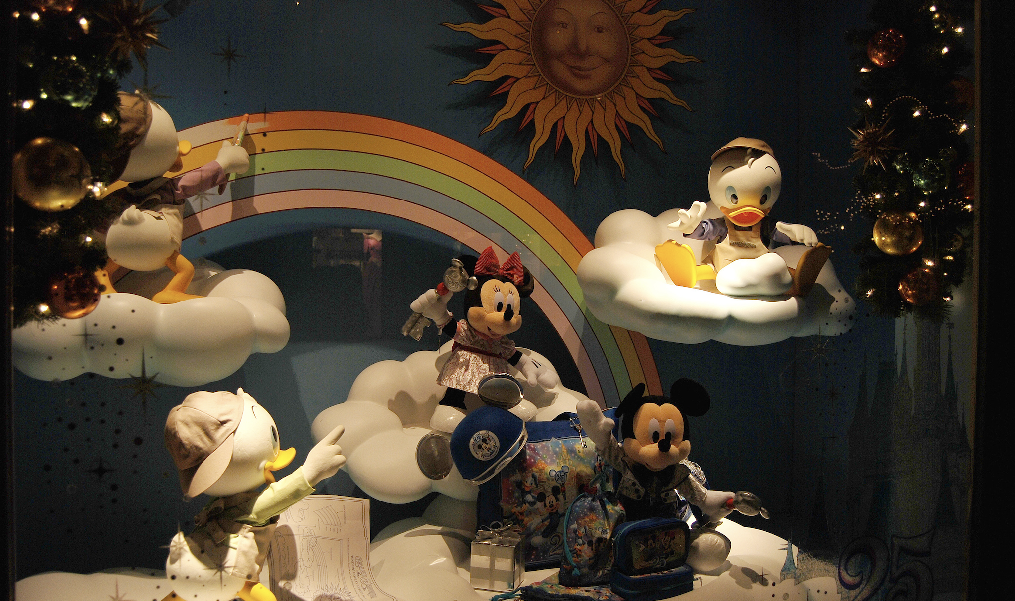 迪士尼不止痛失米老鼠