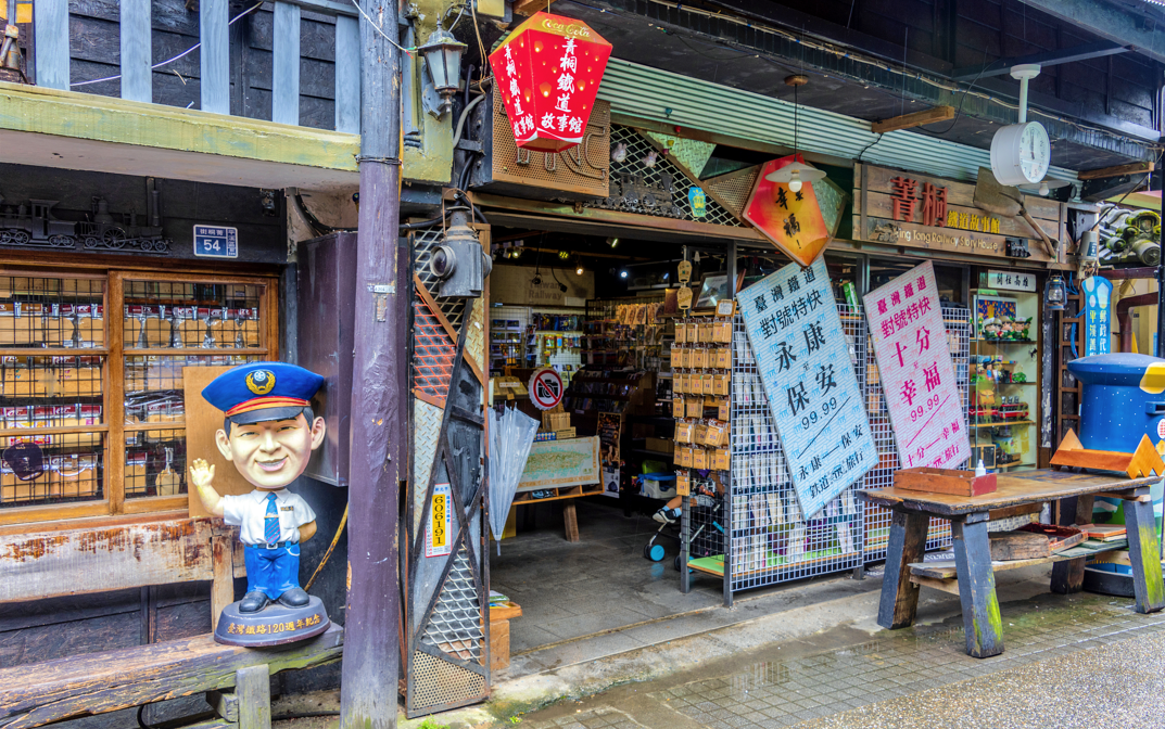 年轻人在“附近”买不到廉价商品了