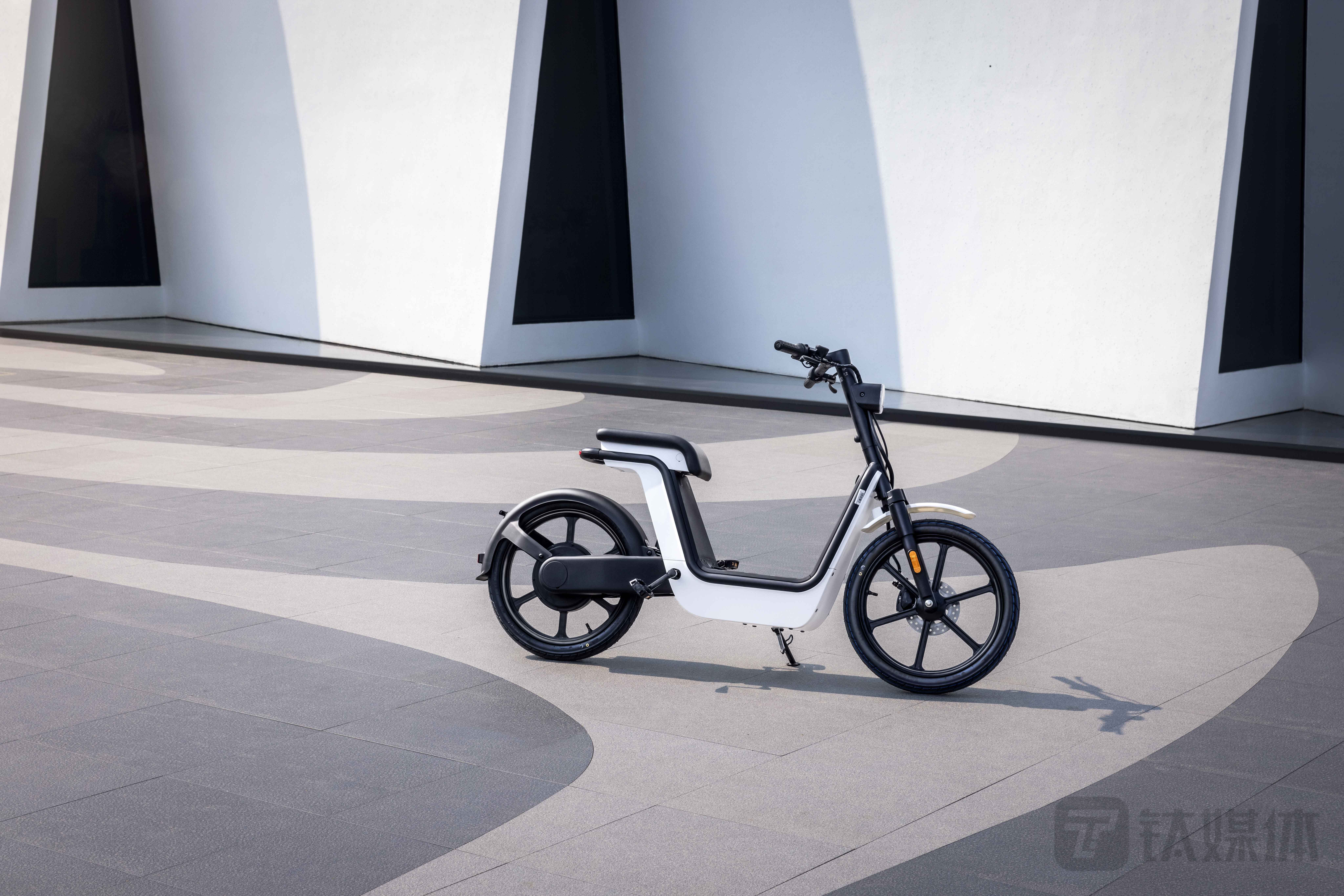 把原研哉丢进两轮电动车市场，MUJI与新大洲本田算不算降维打击？