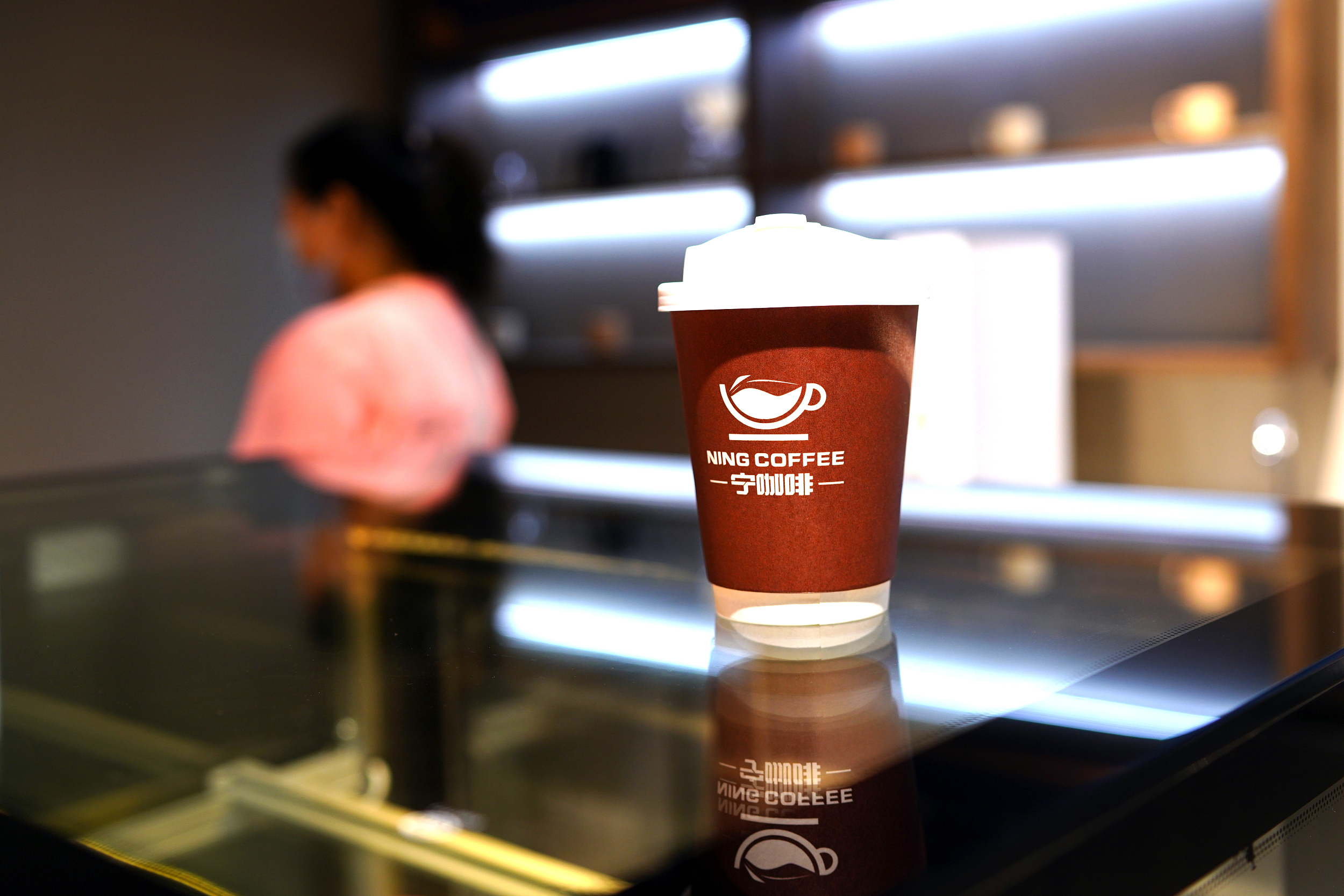 李宁们跨界卖咖啡：热闹有了，然后呢？