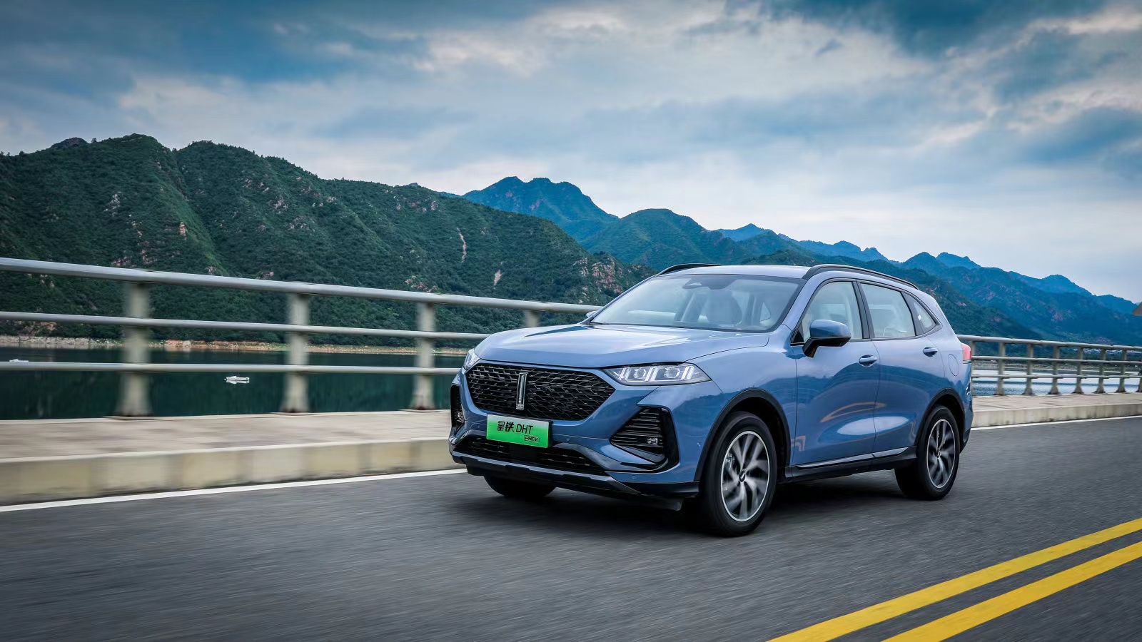 补贴后售22.9-26.3万元，魏牌拿铁DHT-PHEV正式上市 | 一线车讯