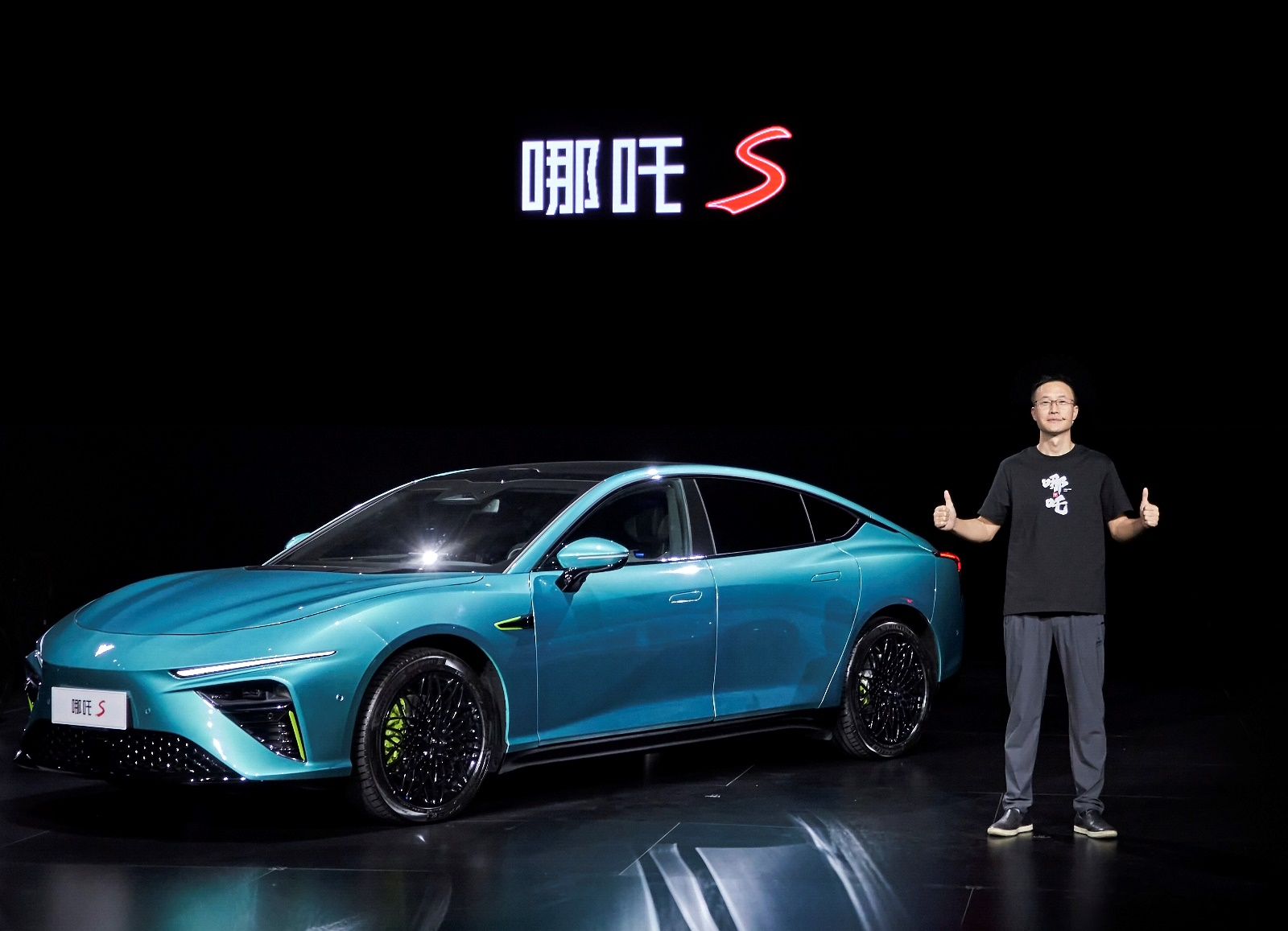 售价19.98-33.88万元，最高续航达1160km，冲击中高端，哪吒S如何突围？