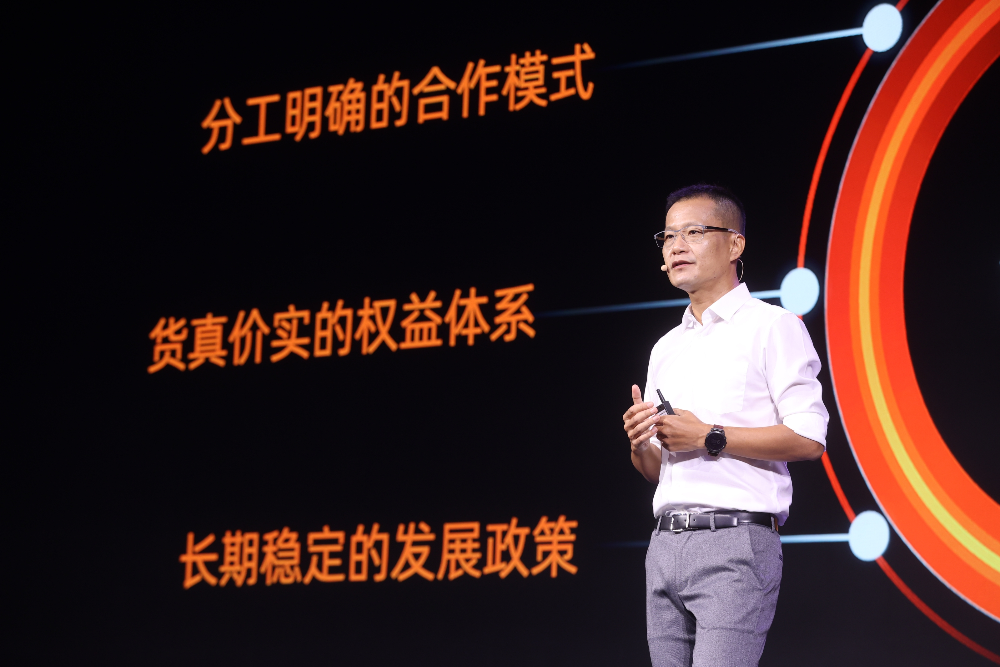 阿里云智能全球销售总裁蔡英华