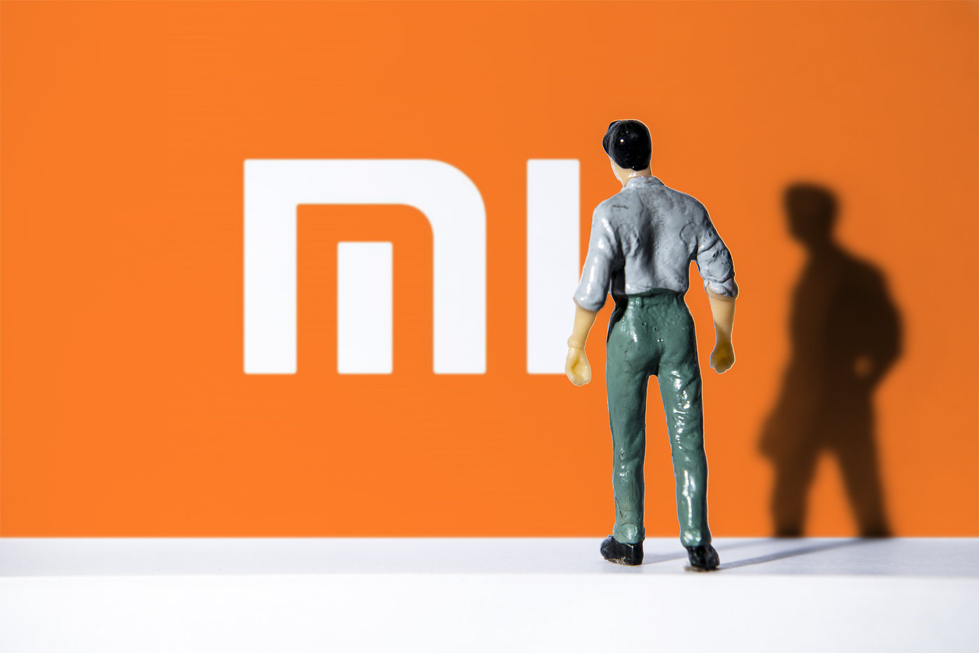 手机销量小幅回升、平均售价下降，小米二季度净利润持续承压 | 看财报