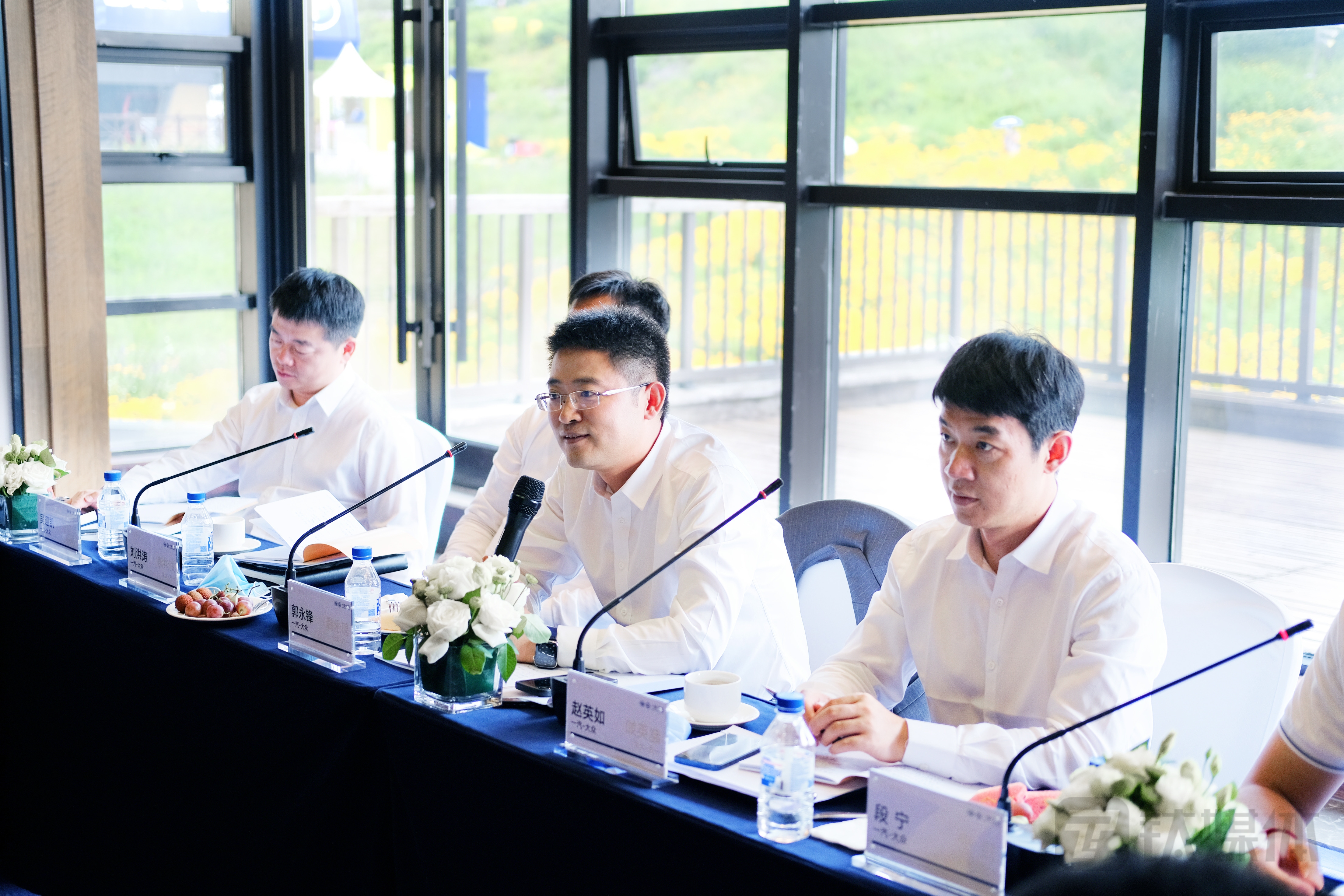 一汽-大众汽车有限公司（商务）副总经理、一汽-大众销售有限责任公司总经理郭永锋等管理团队就上半年工作与媒体展开沟通。