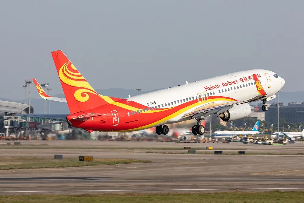 易主半年，海航艰难重启