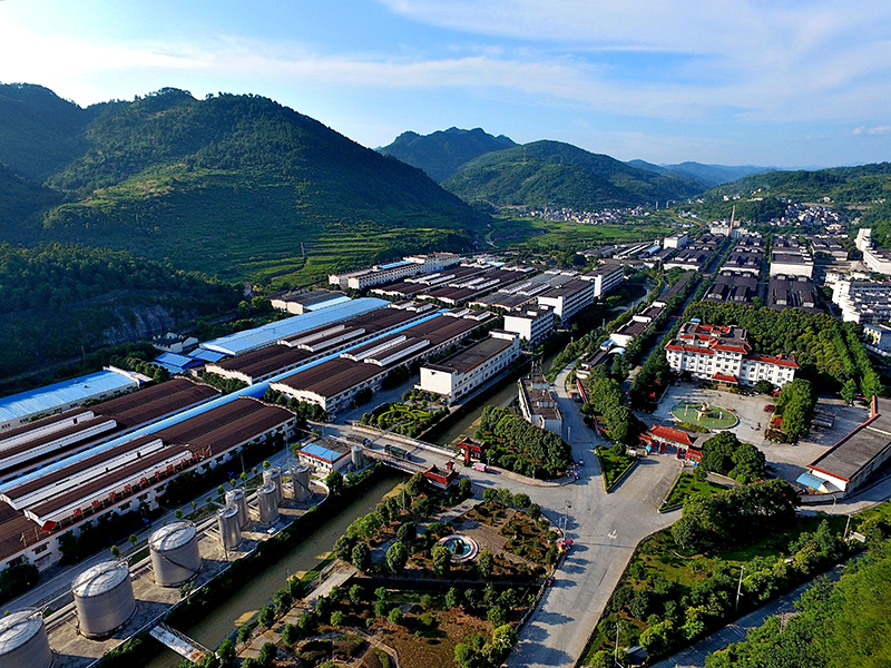 酒鬼酒核心大单品内参“不行了”，2022年二季度归母净利下滑近20%， | 看财报