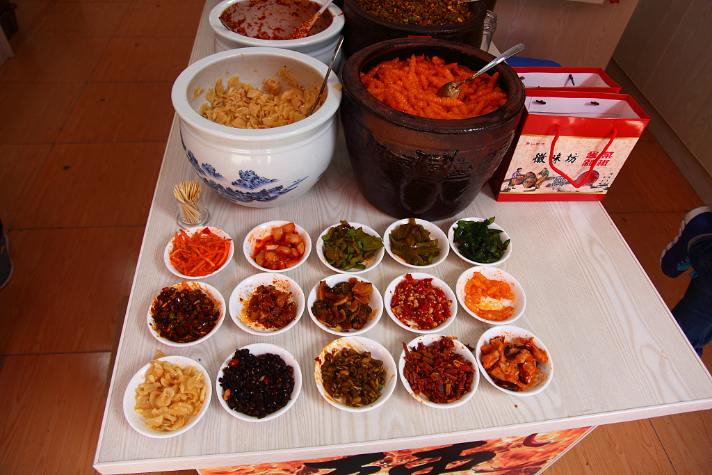 能上市的豆瓣酱，却难上年轻人的餐桌