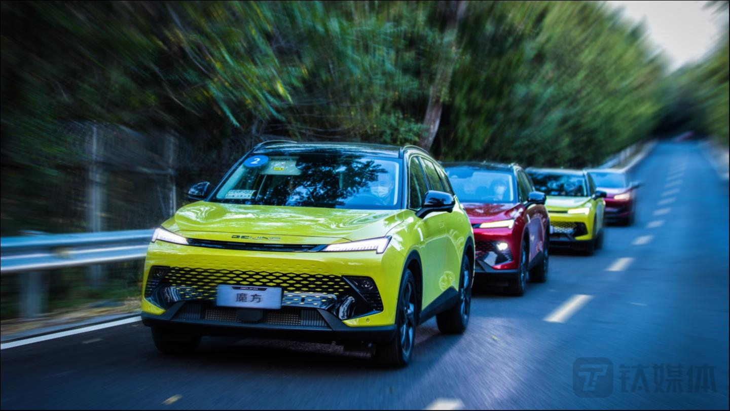 智能座驾并非电动车专属，体验北汽魔方的科技与狠活
