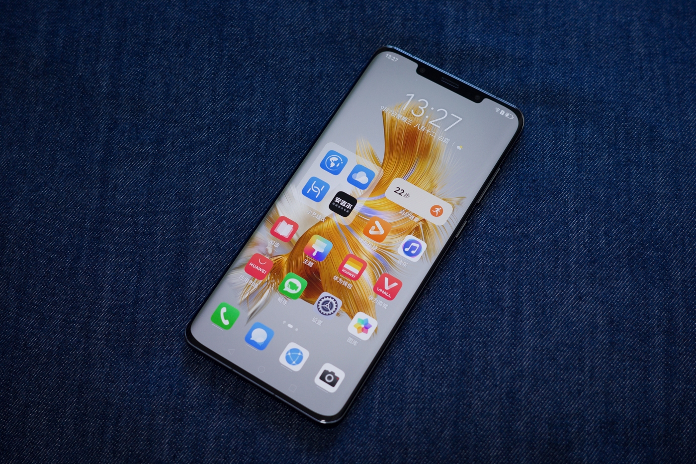 正面采用昆仑玻璃