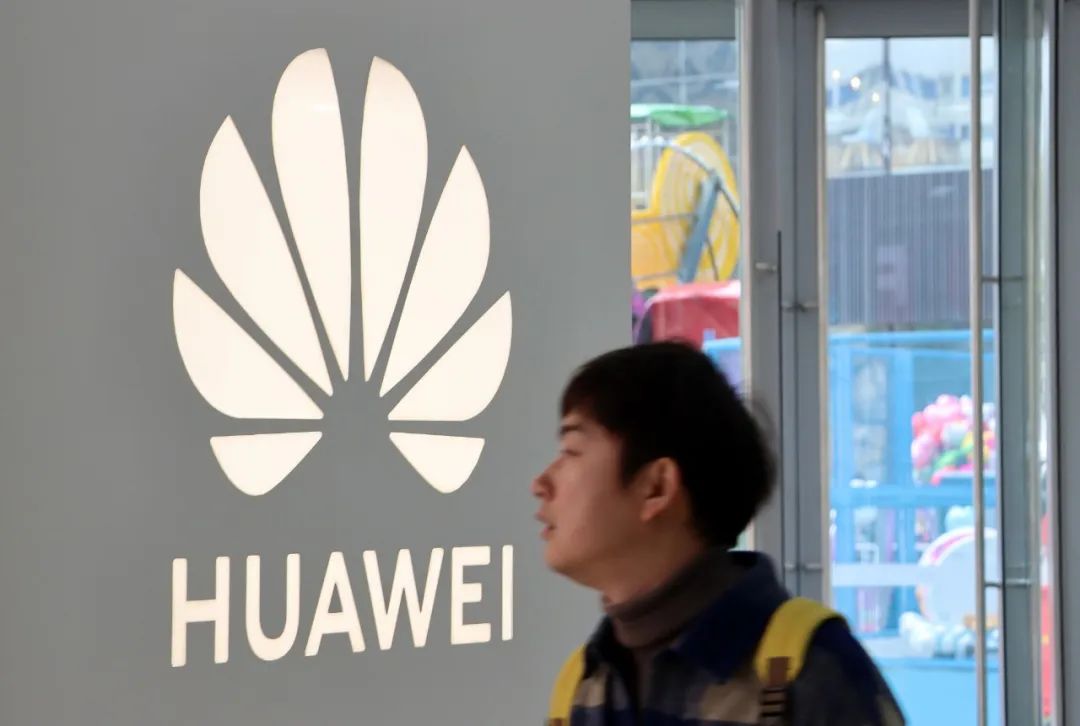 华为Mate50给花粉们出了一个难题