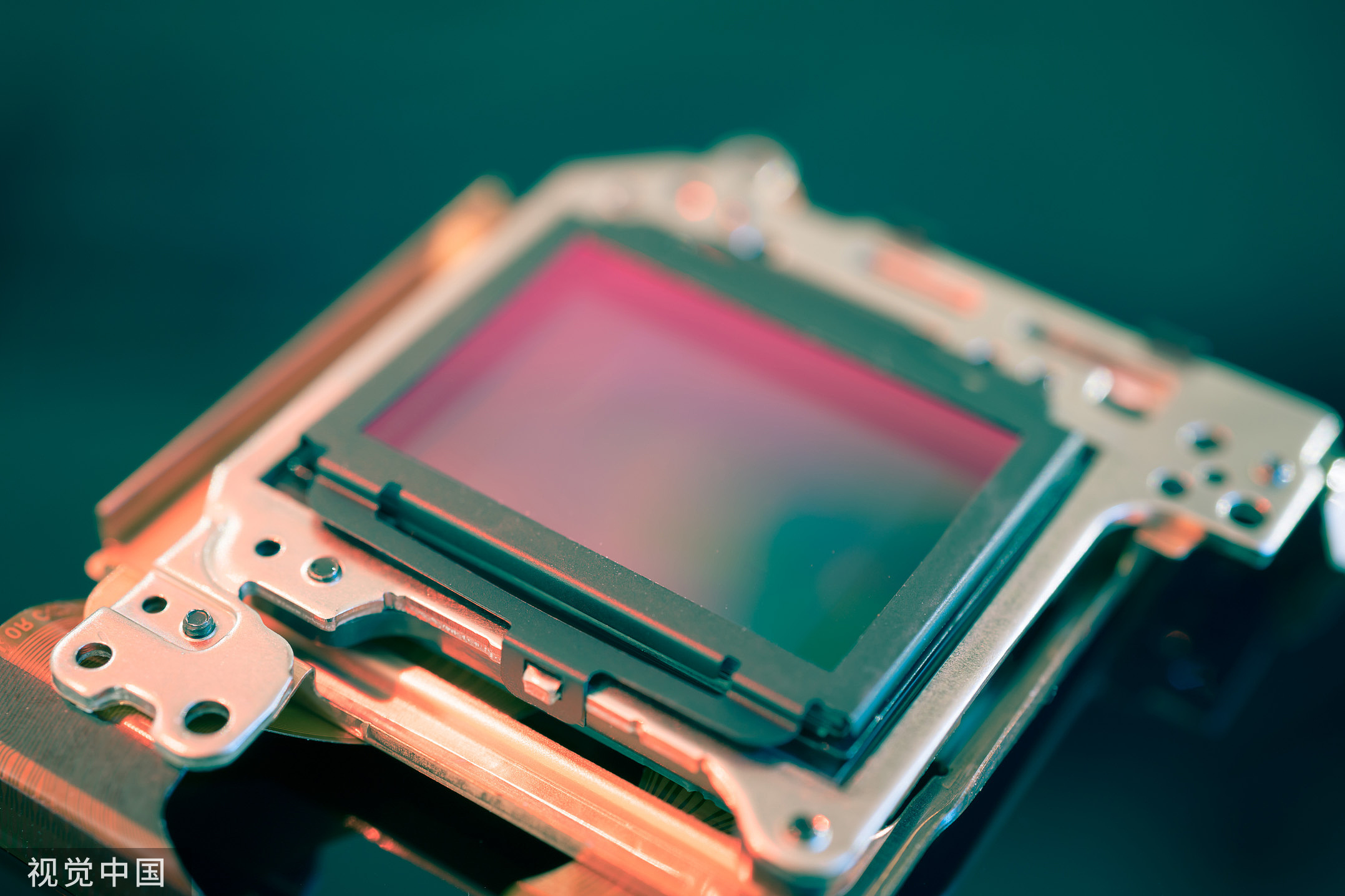 业绩下滑、CMOS行业“水逆”， “内外交困”的格科微路在何方？｜钛媒体深度