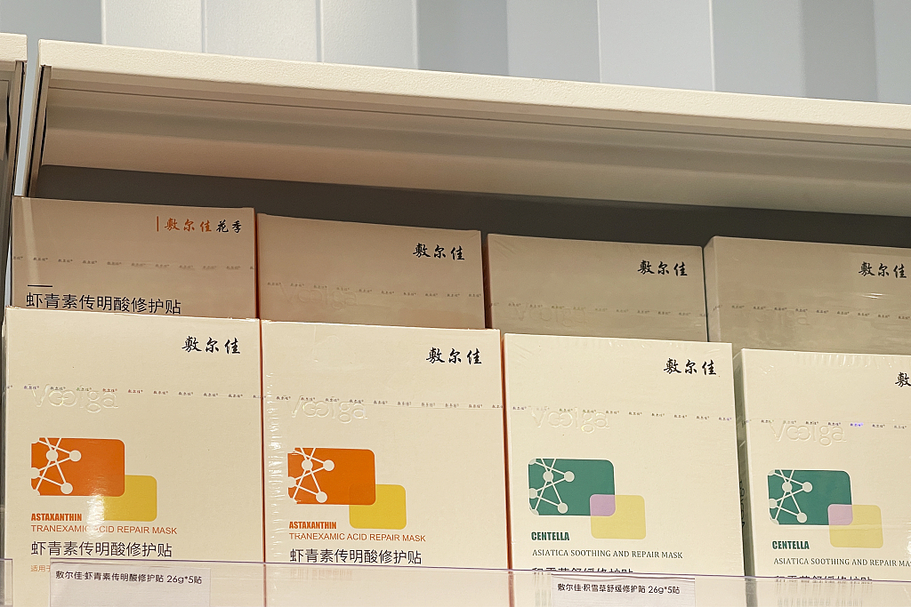 一年净赚8亿还缺钱，敷尔佳的头雁困境