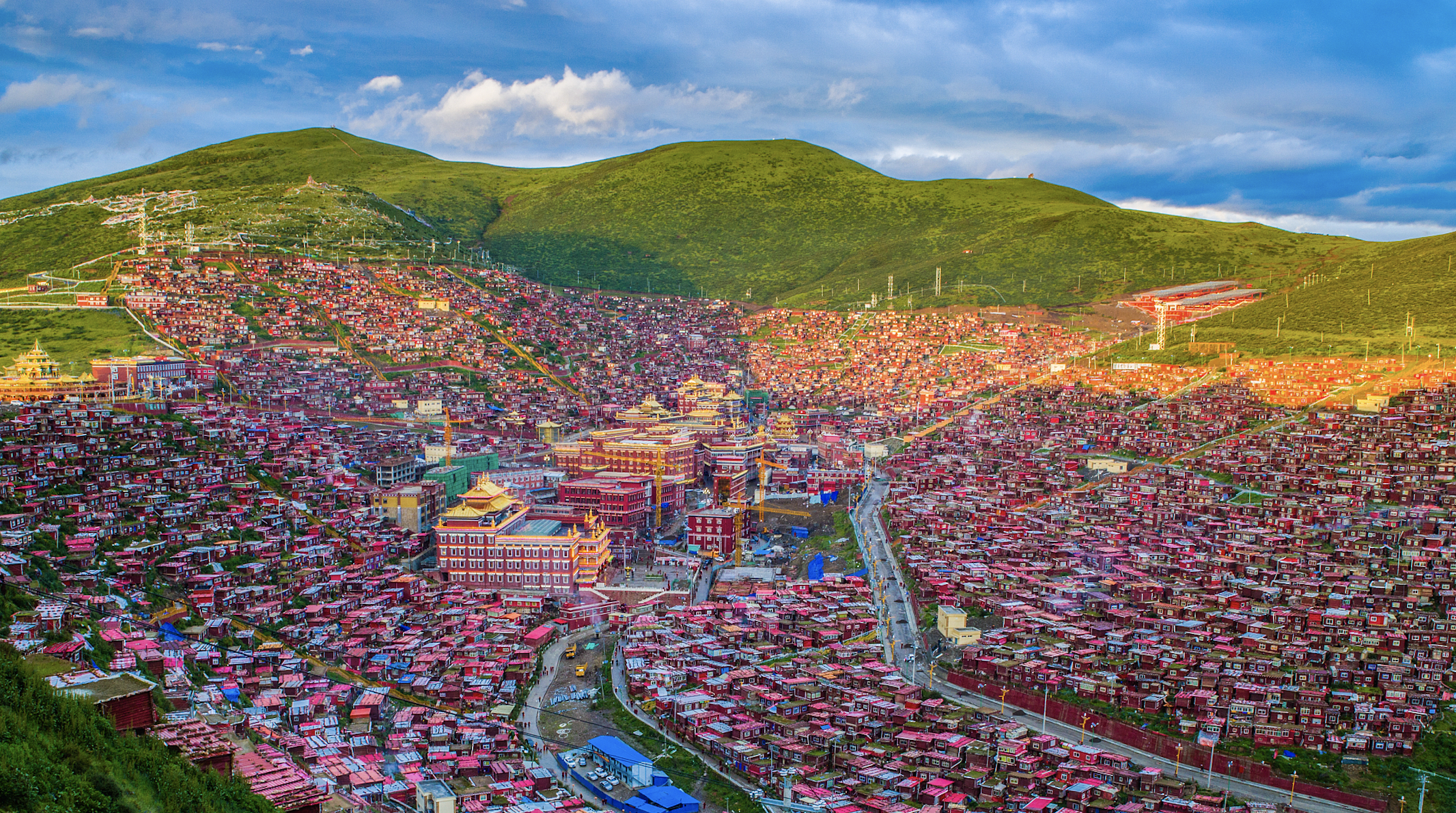 只有7名骑手的高原小城，抚平了我一身的“卷”