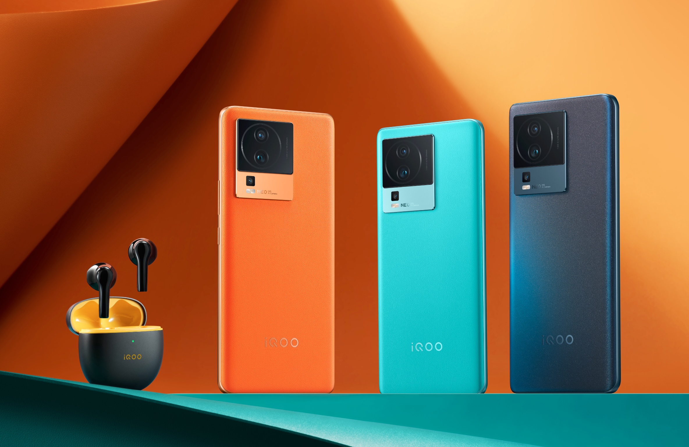 天玑9000+芯片搭配独显120W闪充，iQOO Neo7发布 | 科技前线