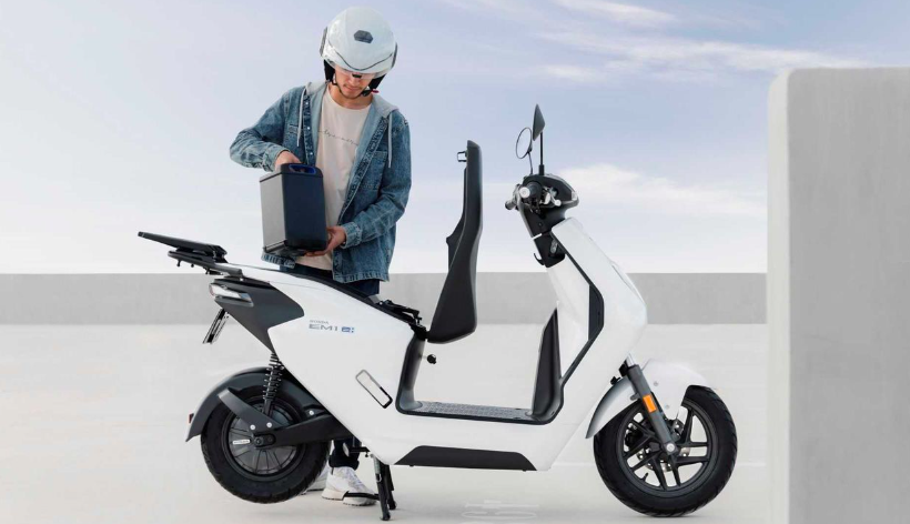 米兰两轮车展风向标：电动化与“科技狠活”