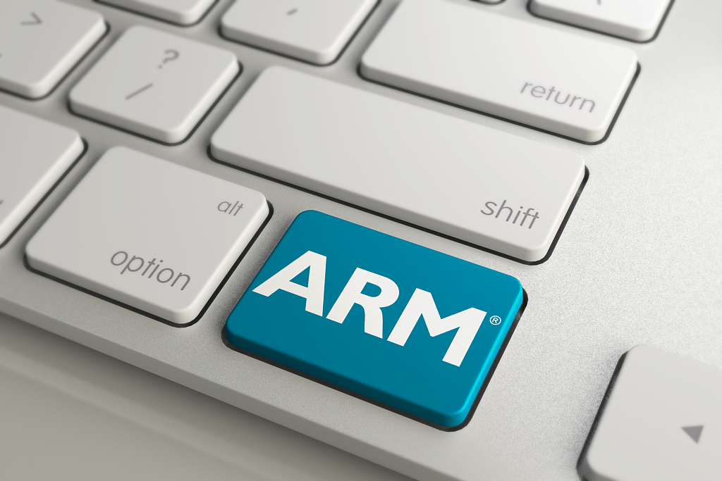 310亿美元买来的ARM，砸软银手里了？