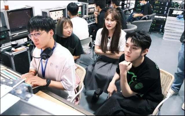 题图来源于@李佳琦Austin