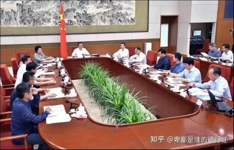 【钛晨报】国常会：确定加强重点商品保供稳价措施，保障群众生活需求；腾讯上线新冠防护药物互助小程序；奥迪将逐步停产燃油车，2029年所有工厂转为生产电动汽车